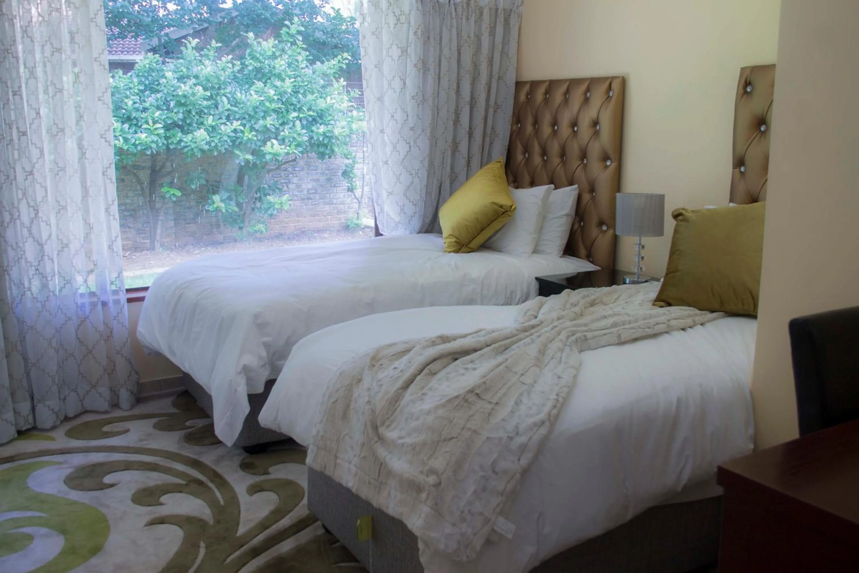 Budget Double Room in Riverton Manor
