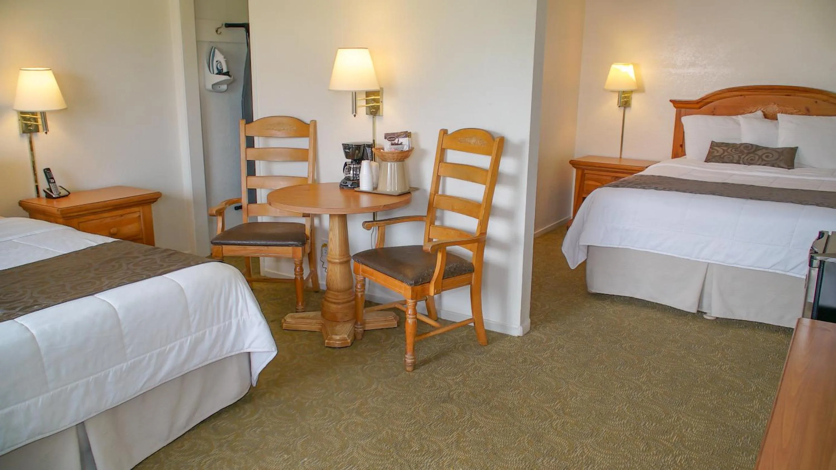 Bed in San Simeon Lodge