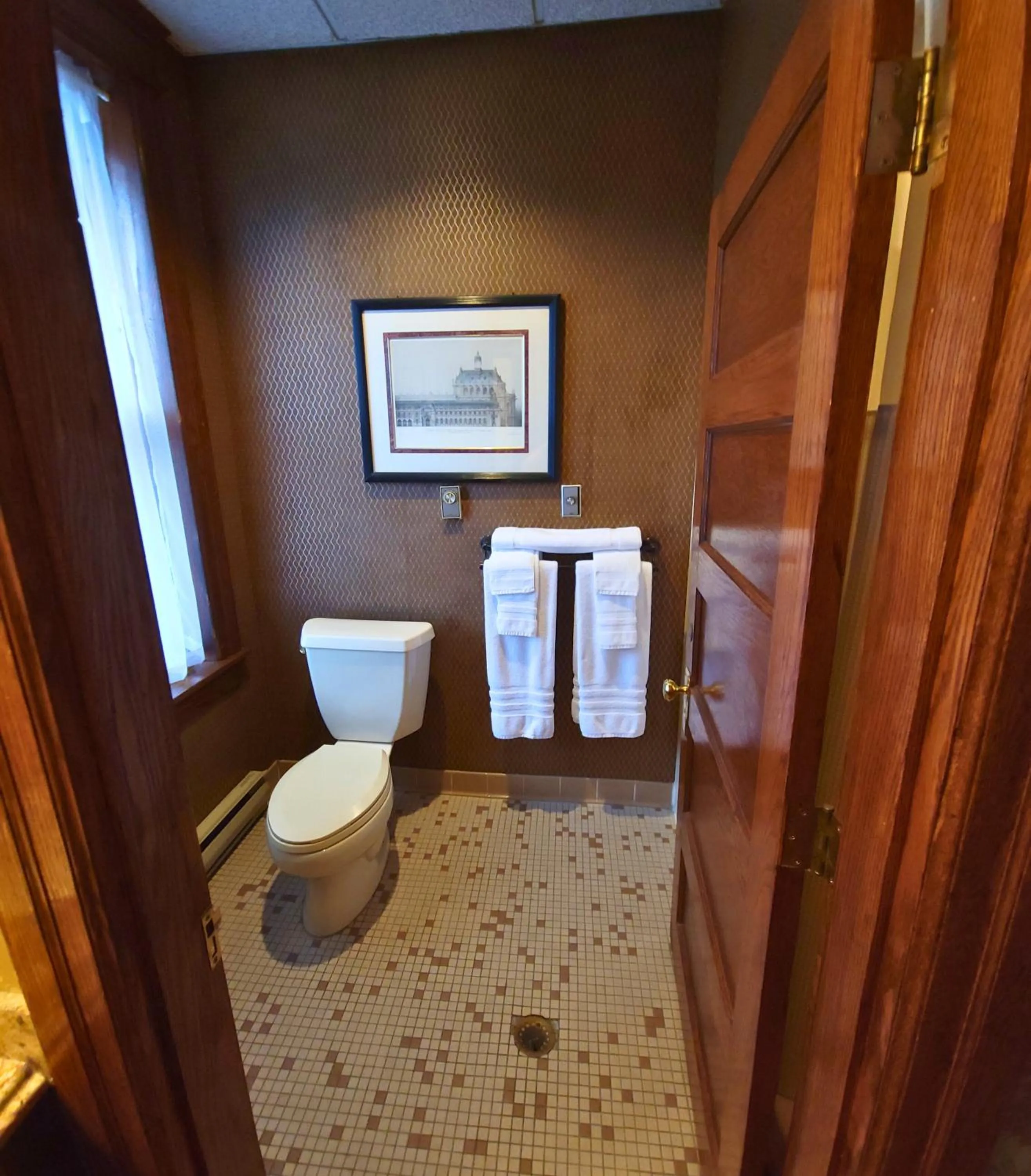 Bathroom in Altland House Inn & Suites