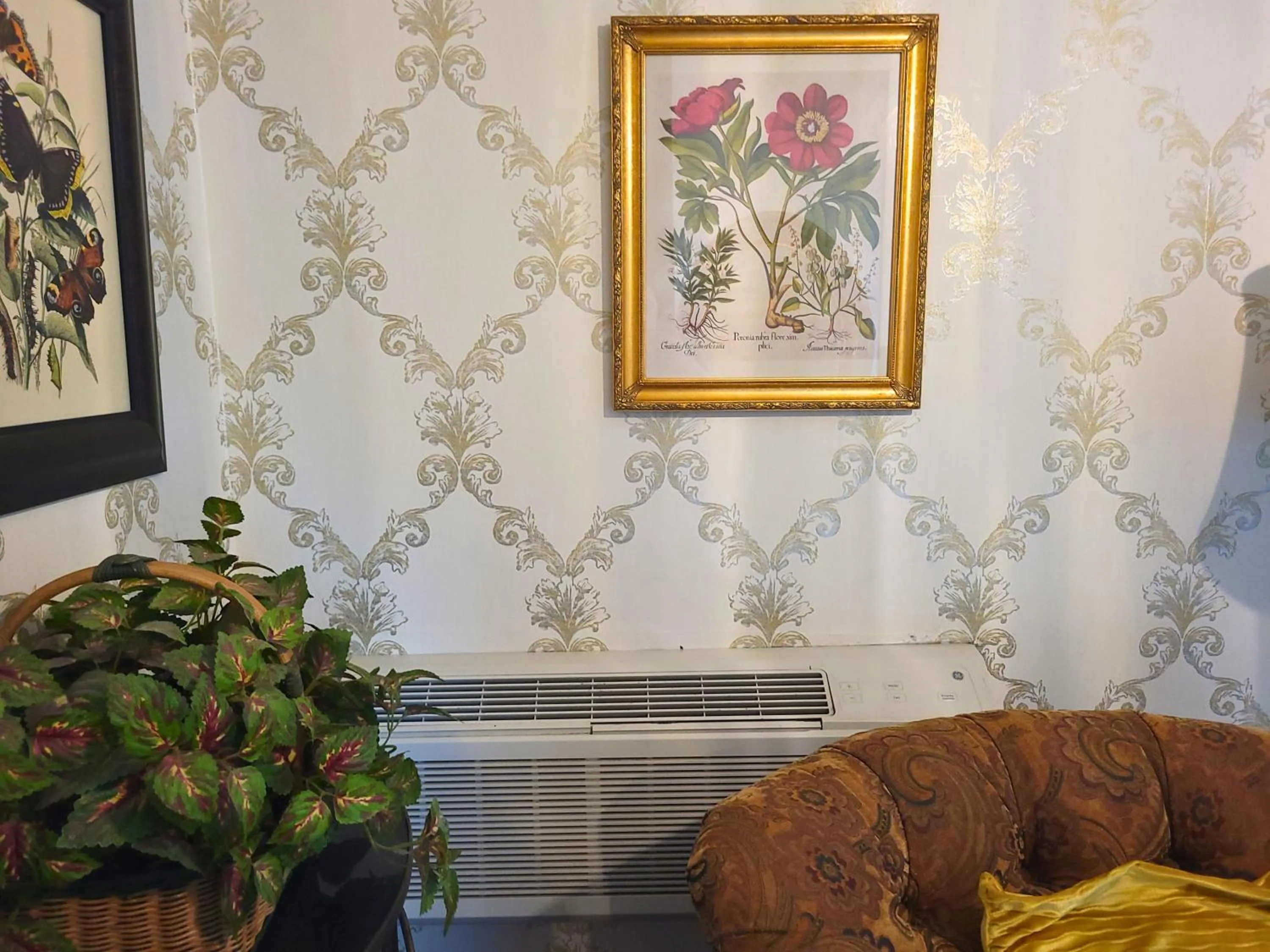 air conditioner in Altland House Inn & Suites