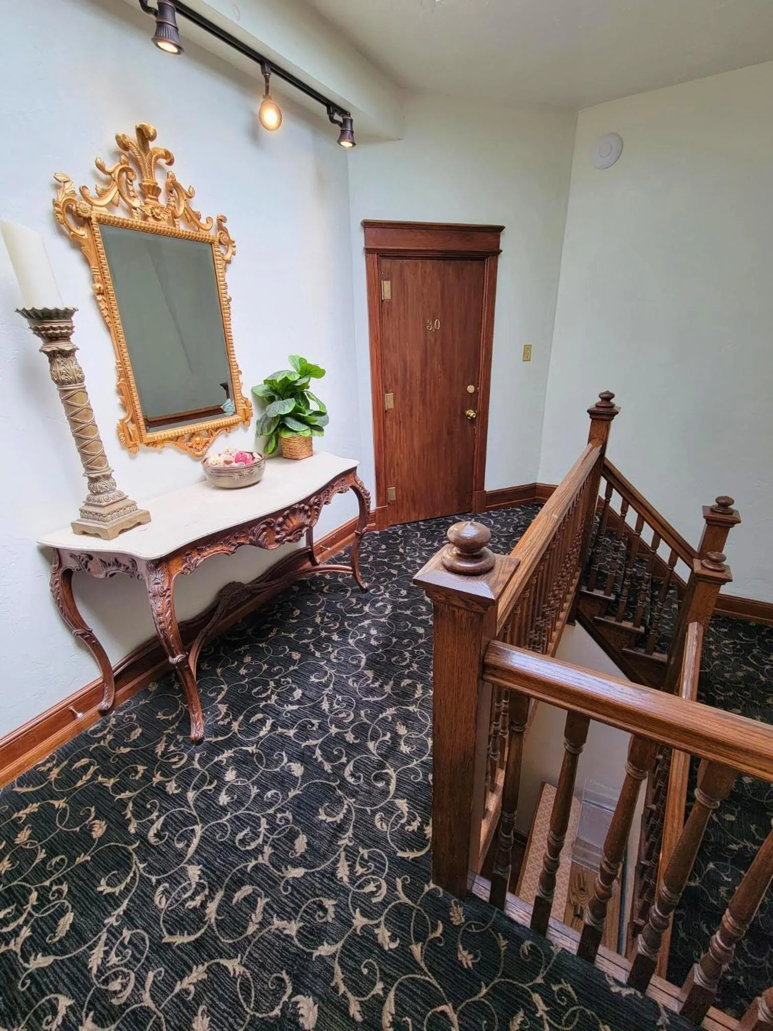 Altland House Inn & Suites