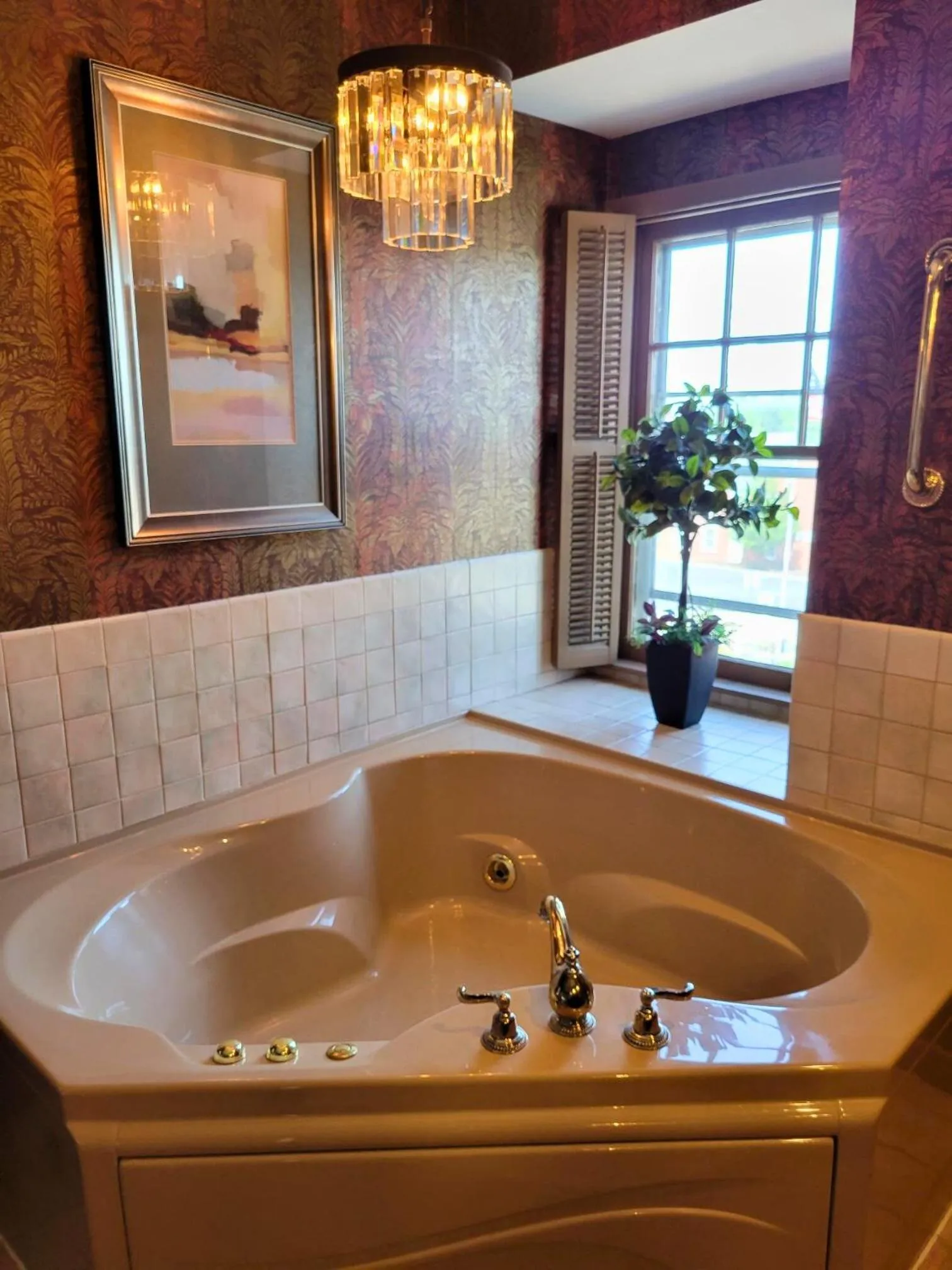 Bath in Altland House Inn & Suites