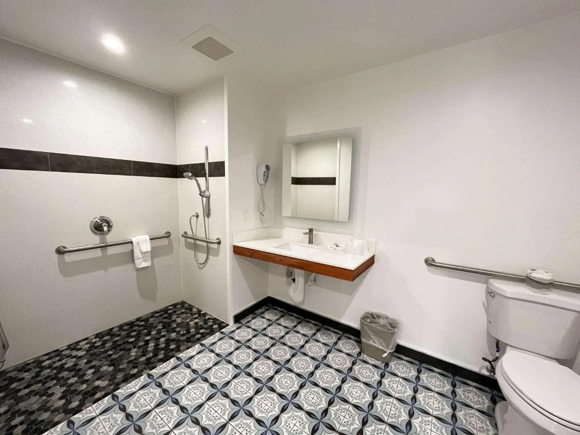 Bathroom in Motel 6 Vallejo, CA - Napa Valley