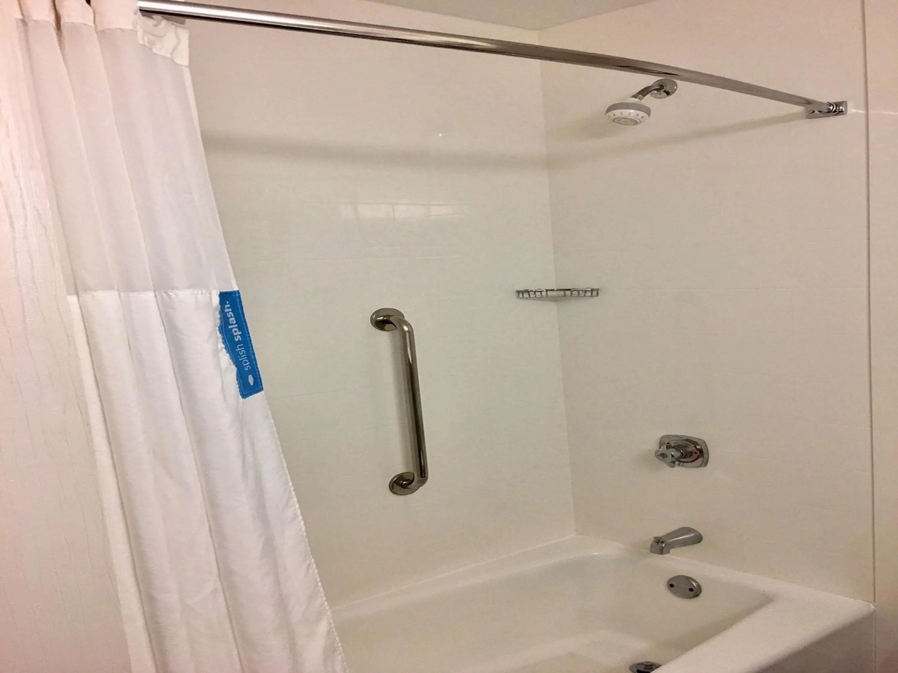 Bathroom in Hampton Inn Sevierville