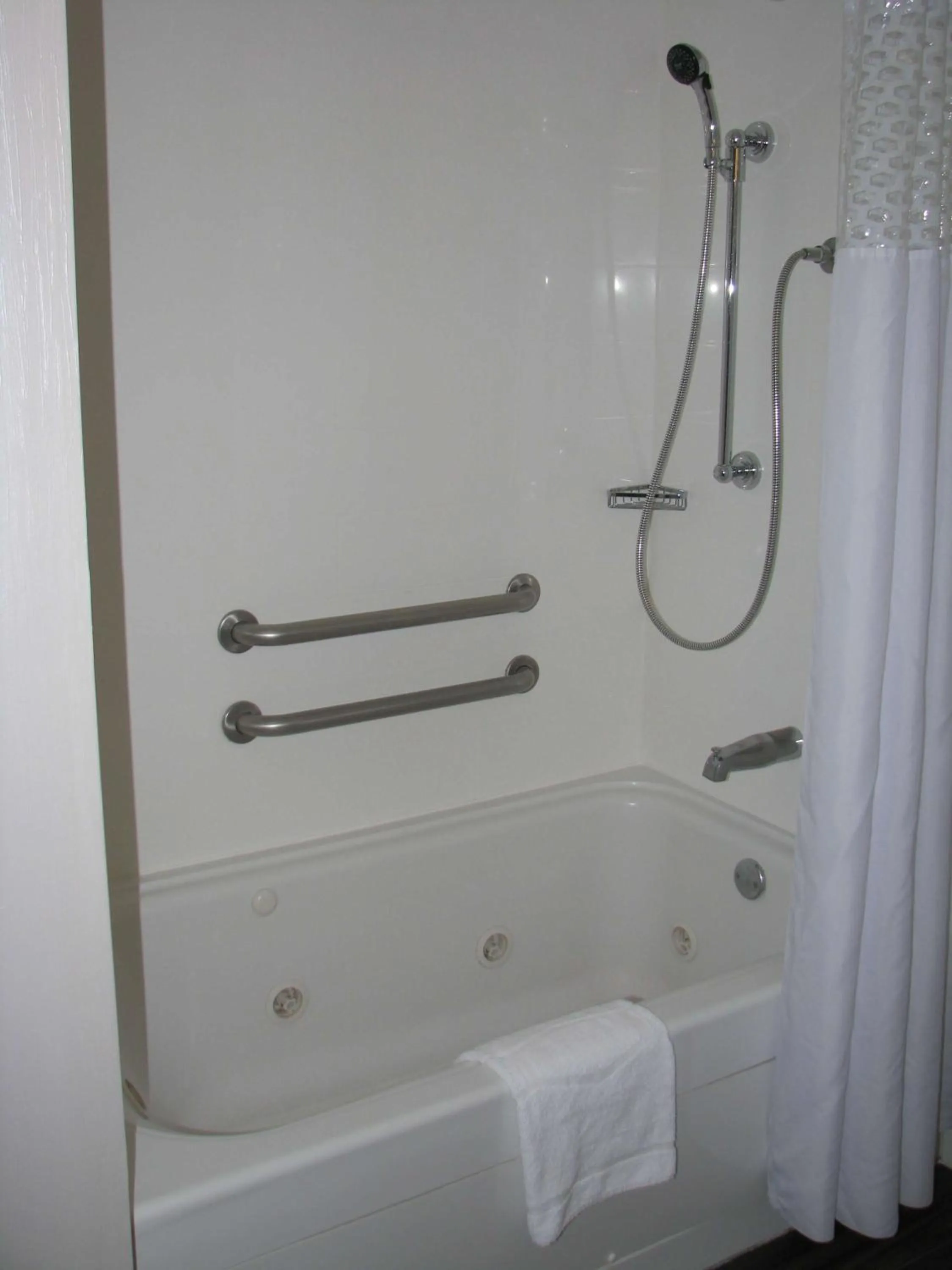 Bathroom in Hampton Inn Sevierville