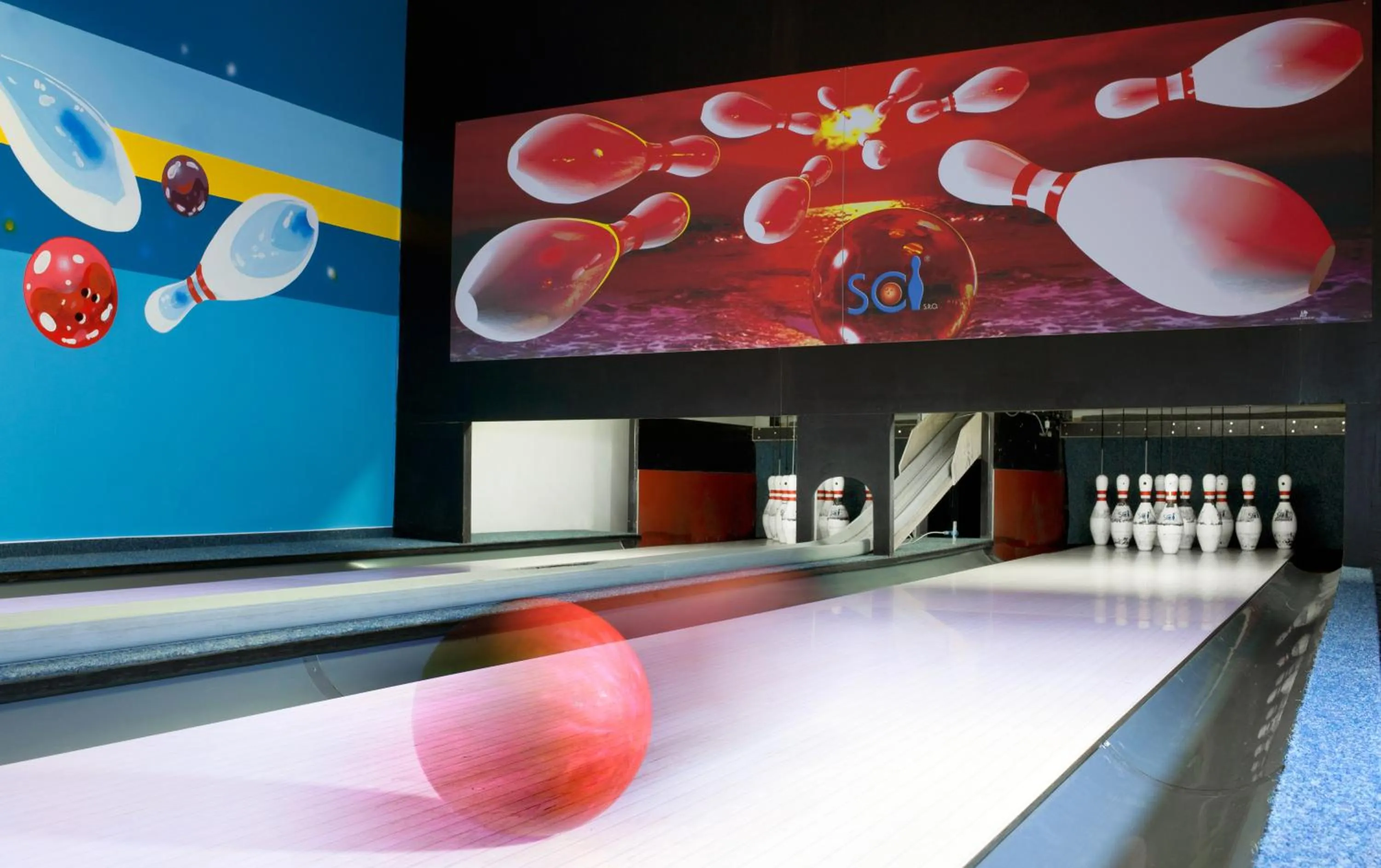 Bowling in LIPNO WELLNESS - FRYMBURK HOTEL private family room