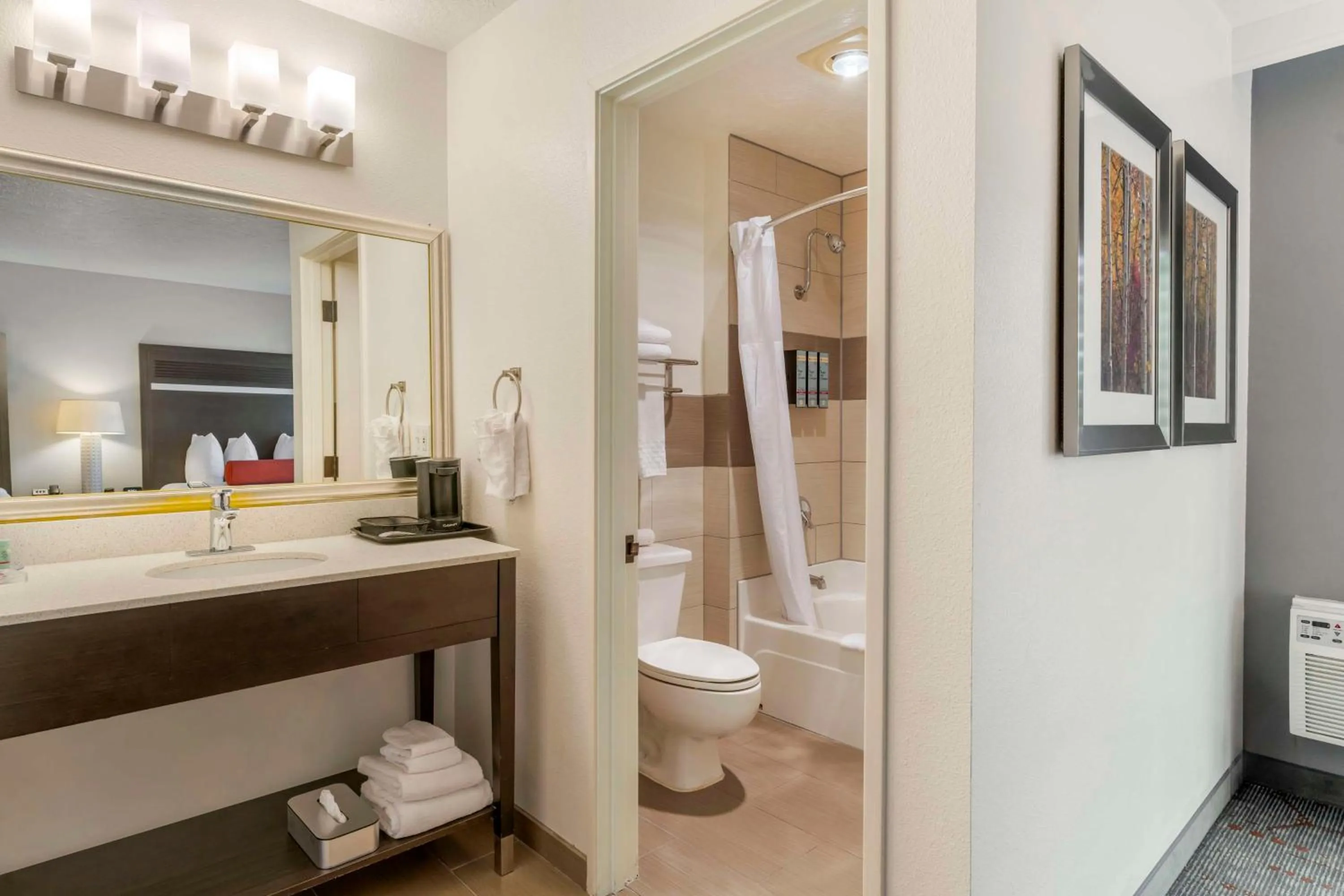 Bathroom in Best Western Corvallis