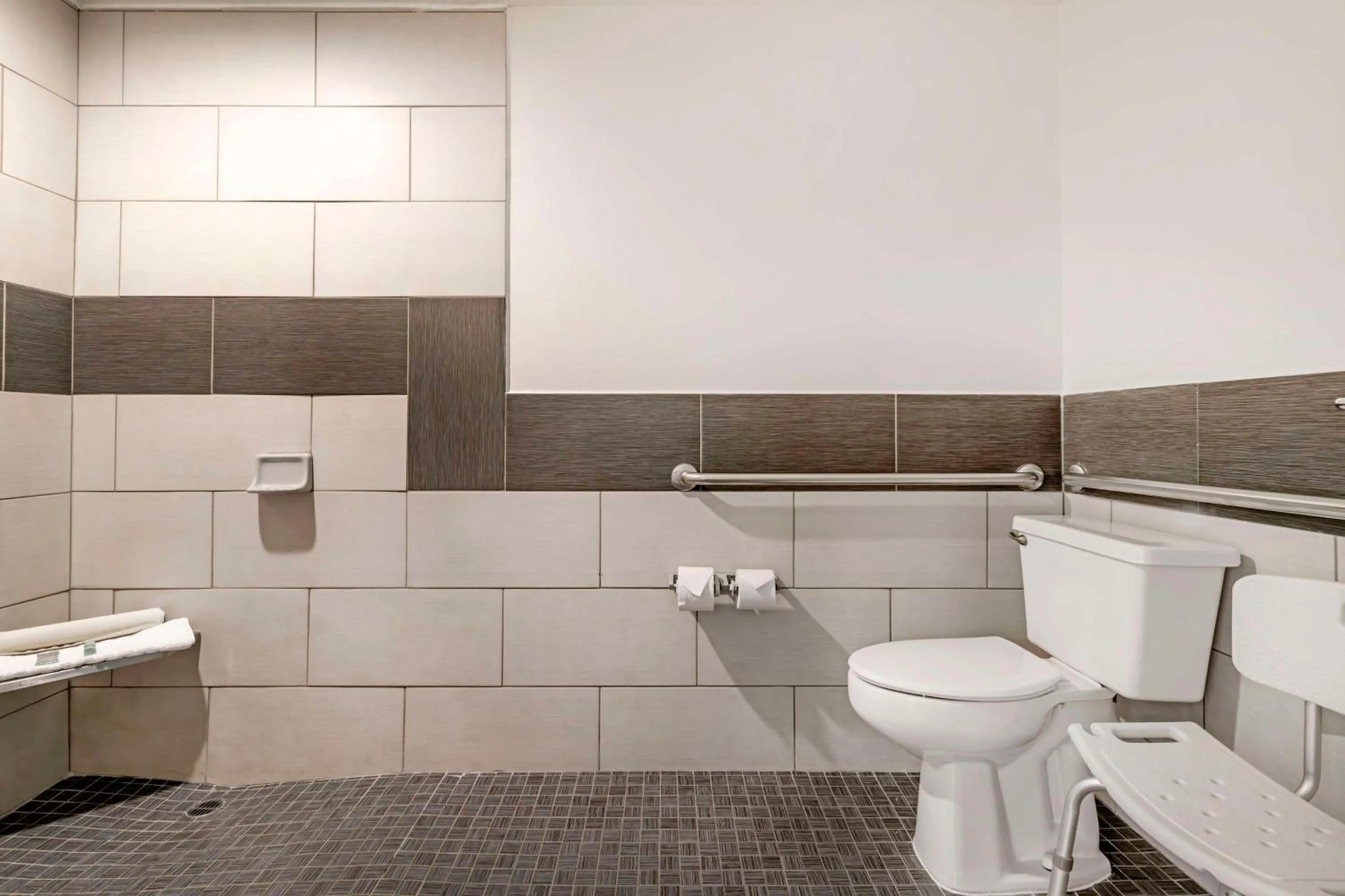 Bathroom in Best Western Corvallis