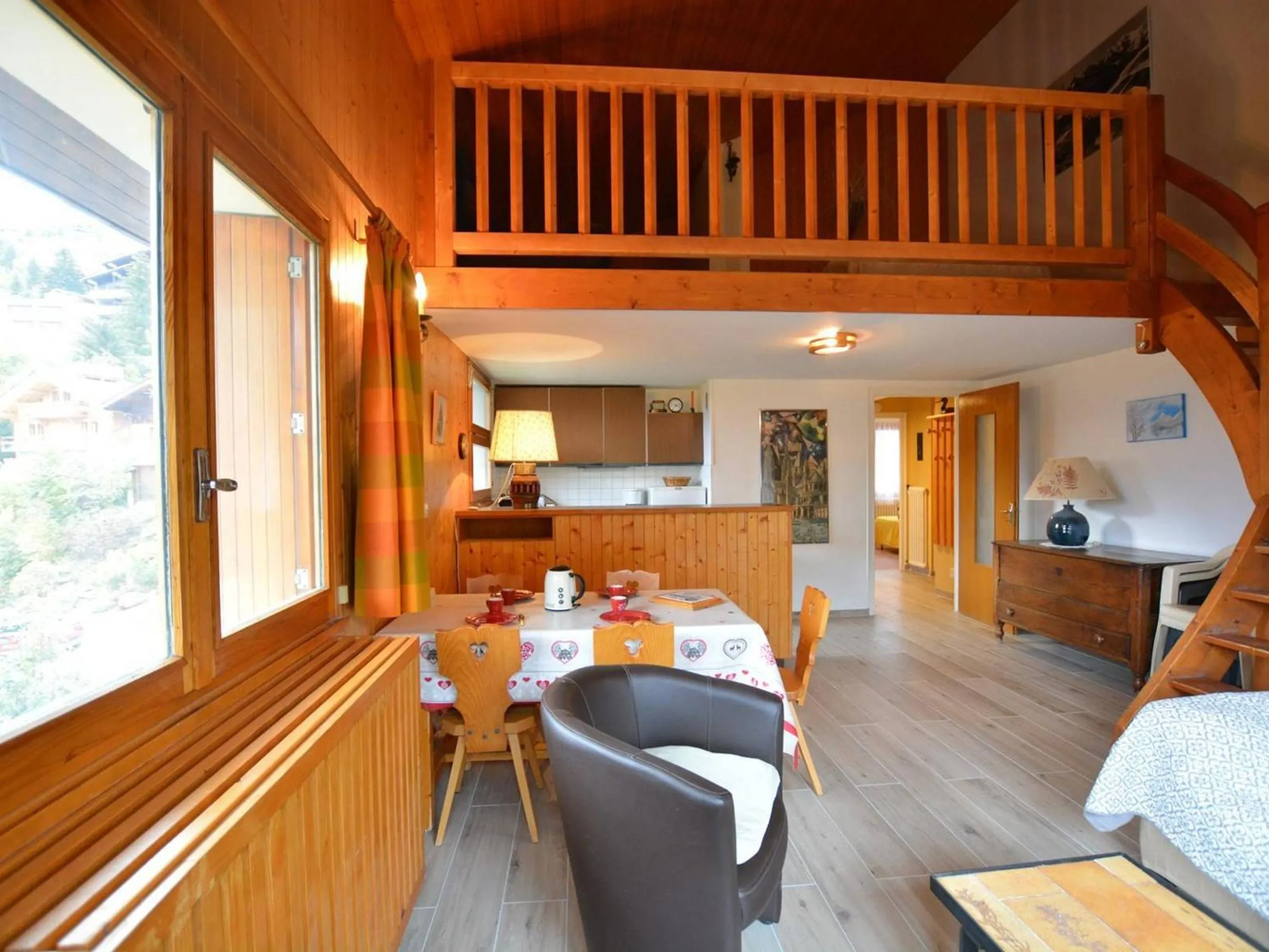 Appt 3 pièces avec mezzanine, 6 couchages, proche commerces et pistes, parking couvert - FR-1-241-189