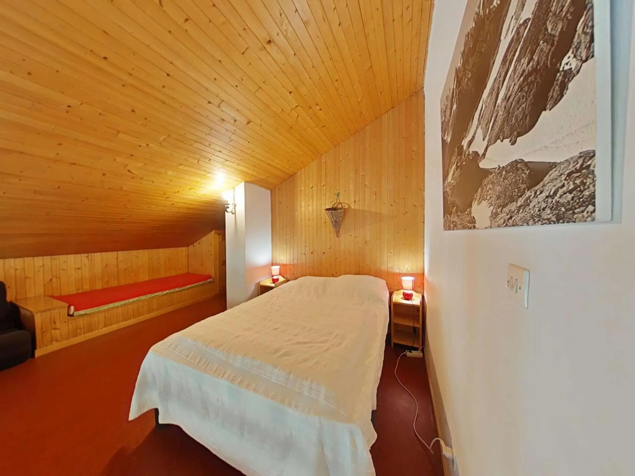 Bed in Appt 3 pièces avec mezzanine, 6 couchages, proche commerces et pistes, parking couvert - FR-1-241-189