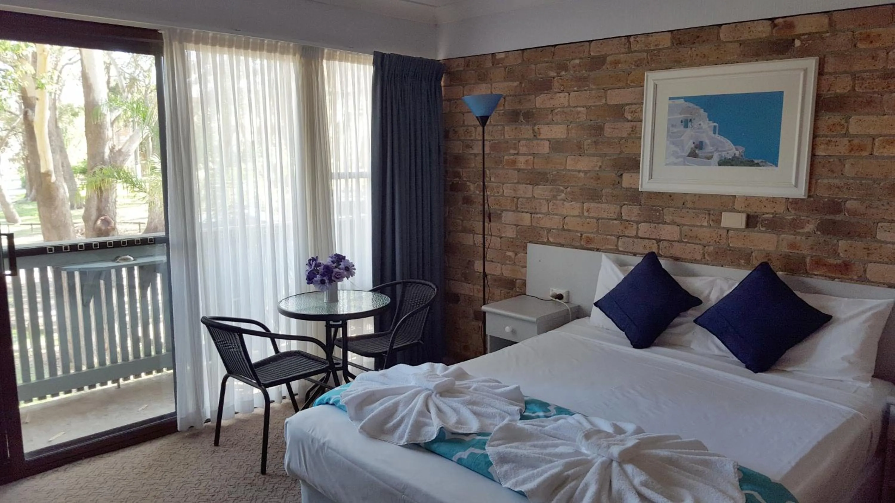 Spring, Bed in Port Stephens Motel