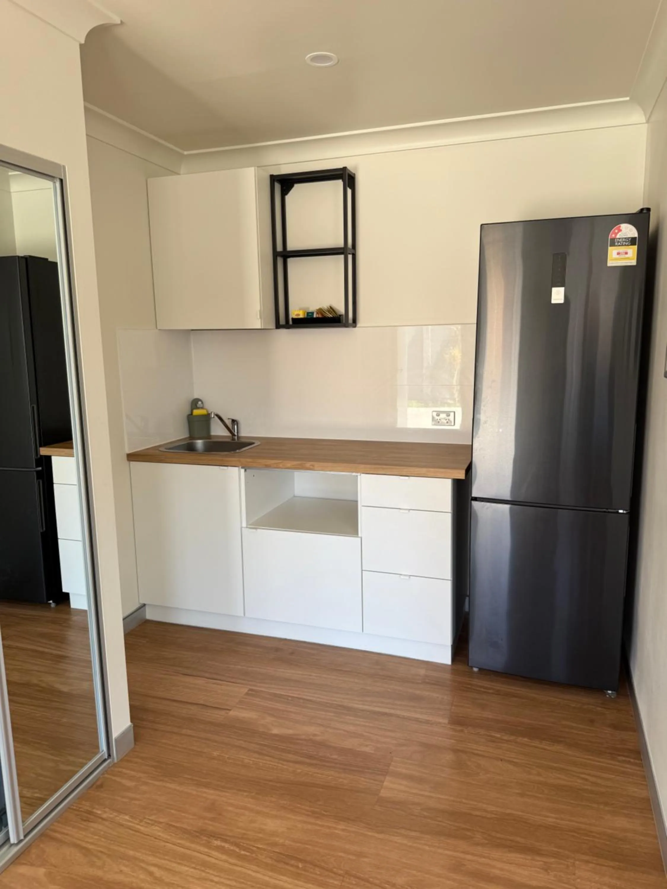 Kitchen or kitchenette in Surf Beach Motel Port