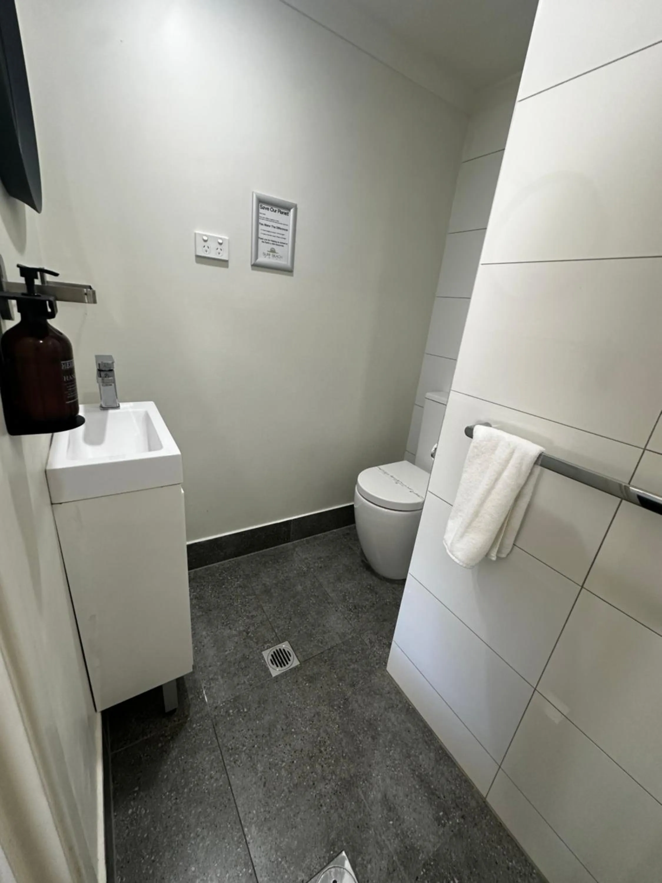 Bathroom in Surf Beach Motel Port