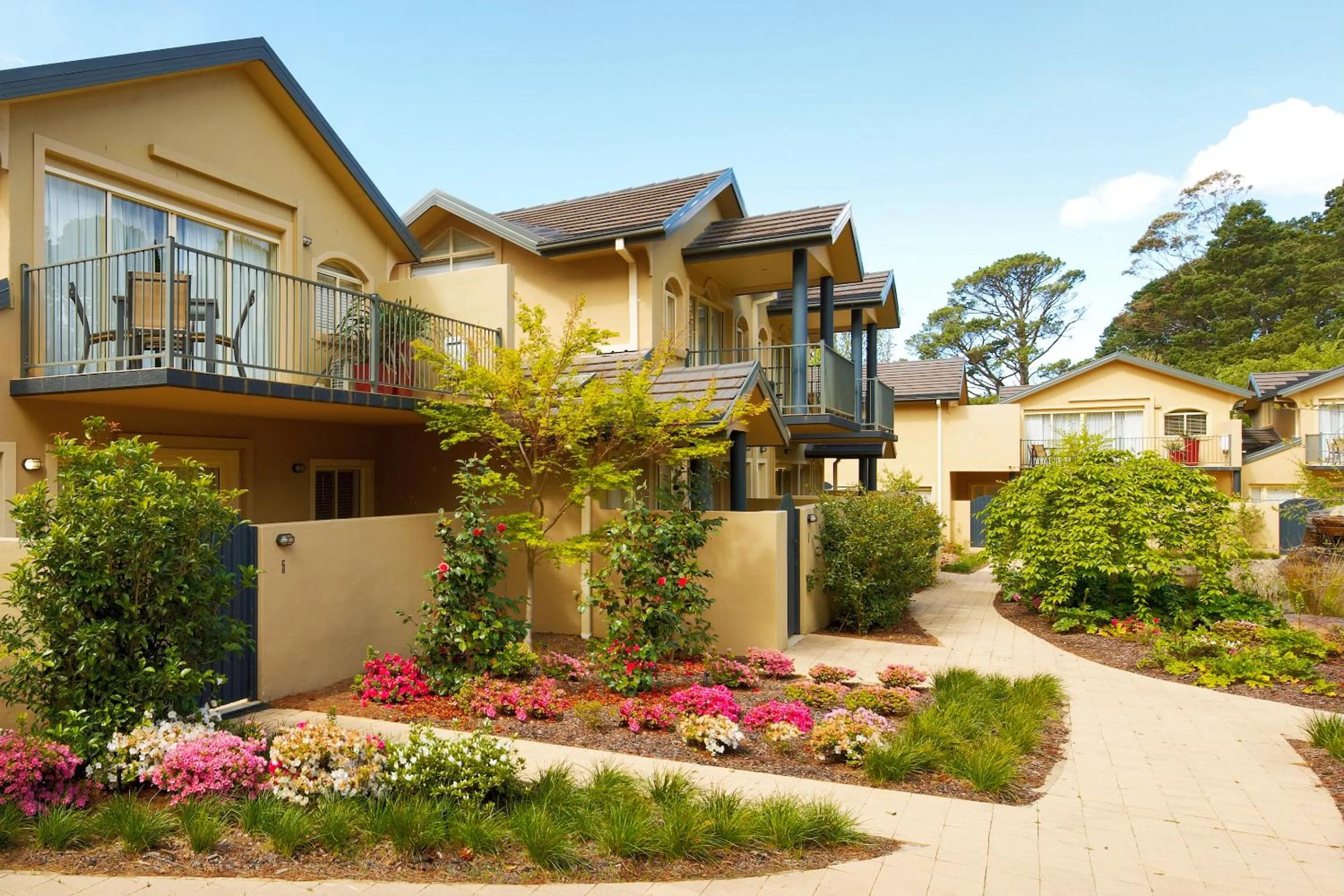 Property building in Falls Mountain Retreat Blue Mountains