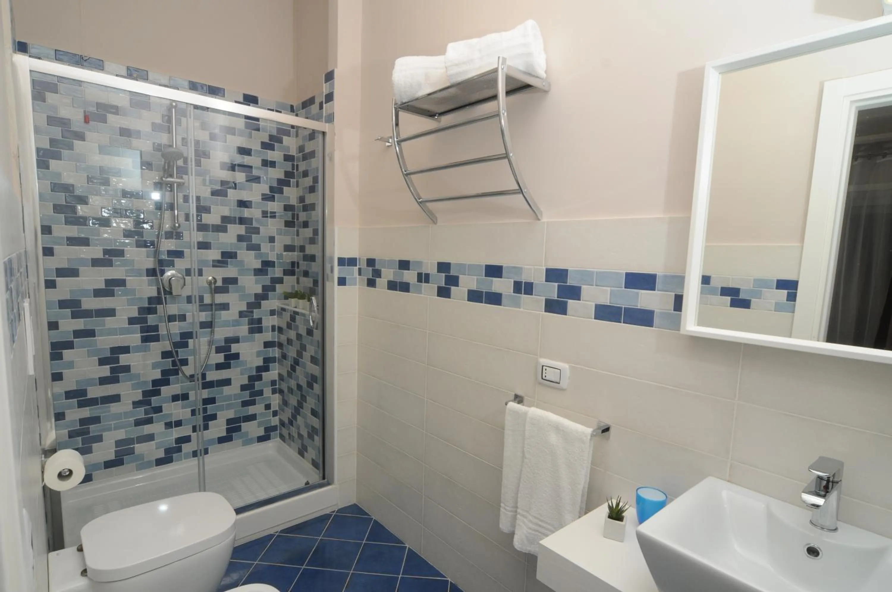 Shower in La Casa di Giorgio B&B