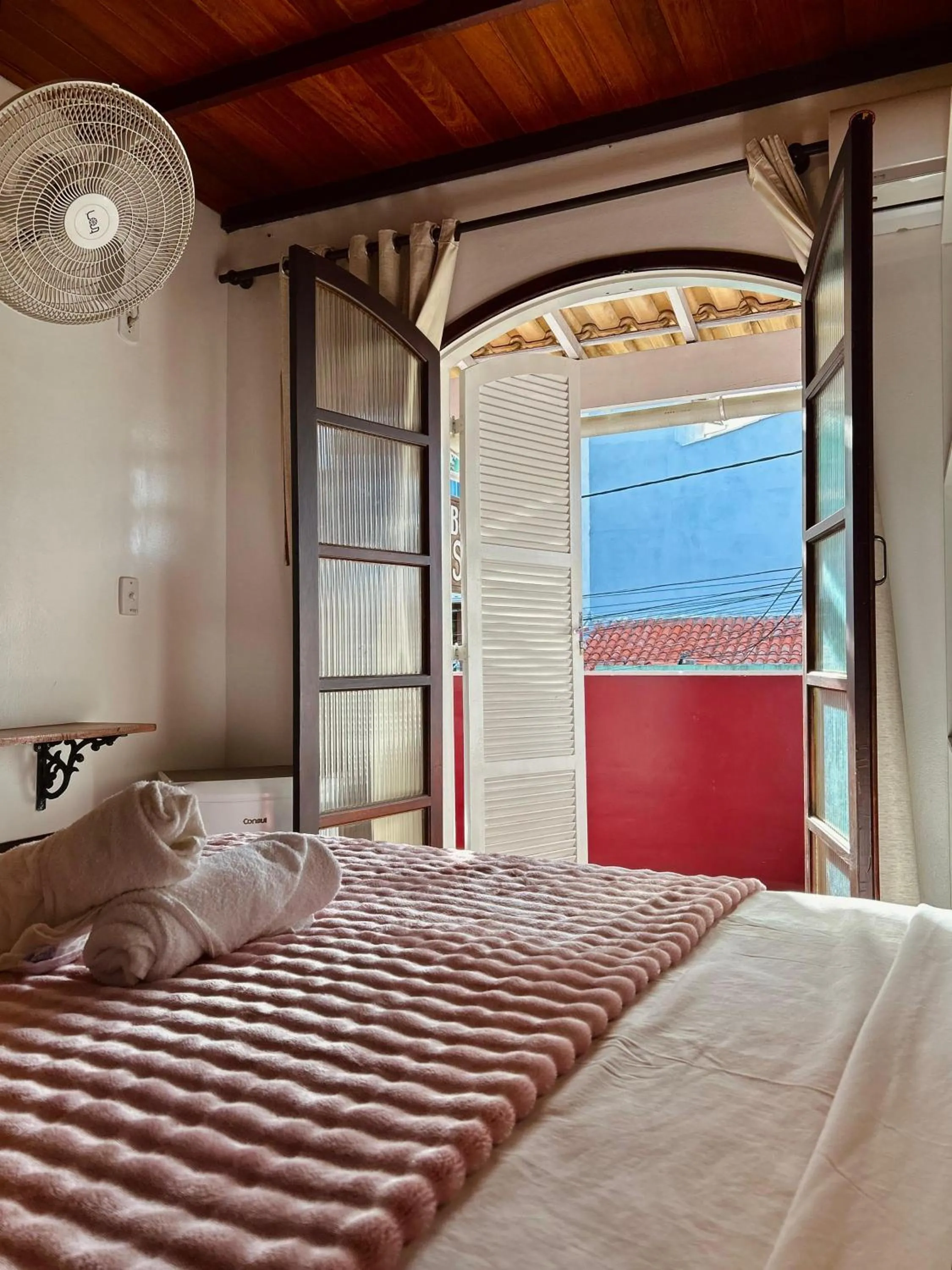 Bed in Bougainville Suítes