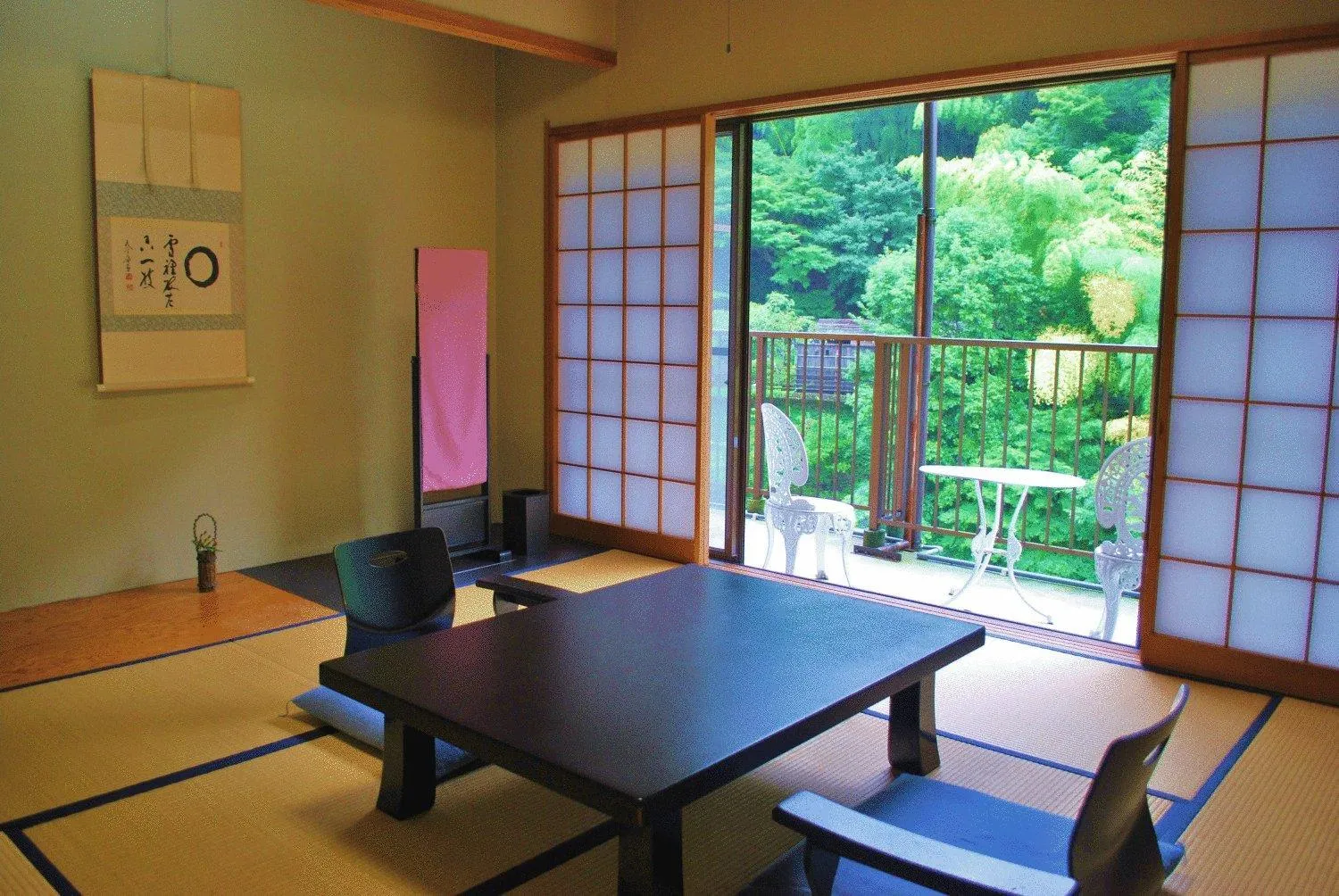 Seating area in Shiunso