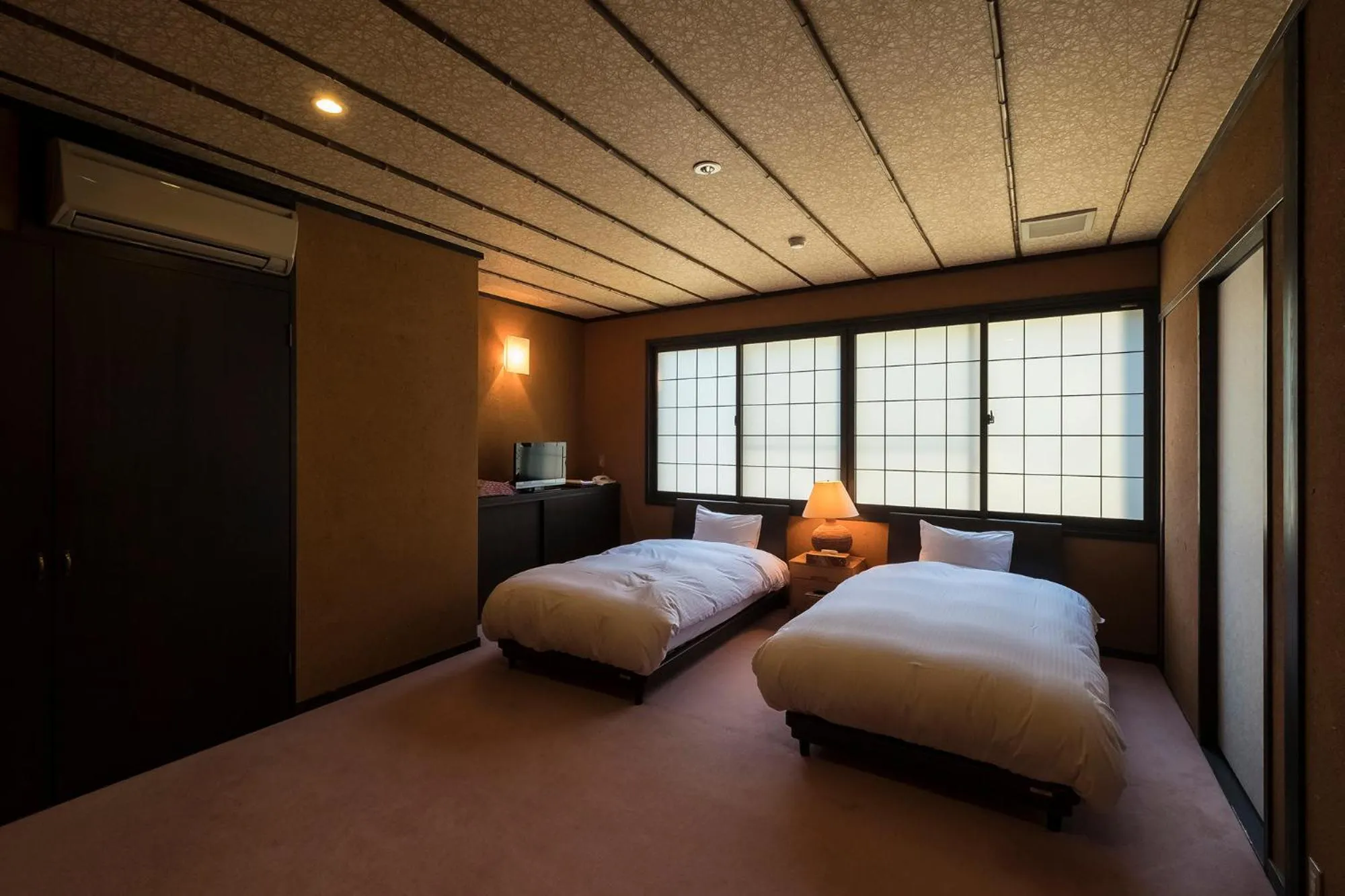 Bedroom, Bed in Shiunso