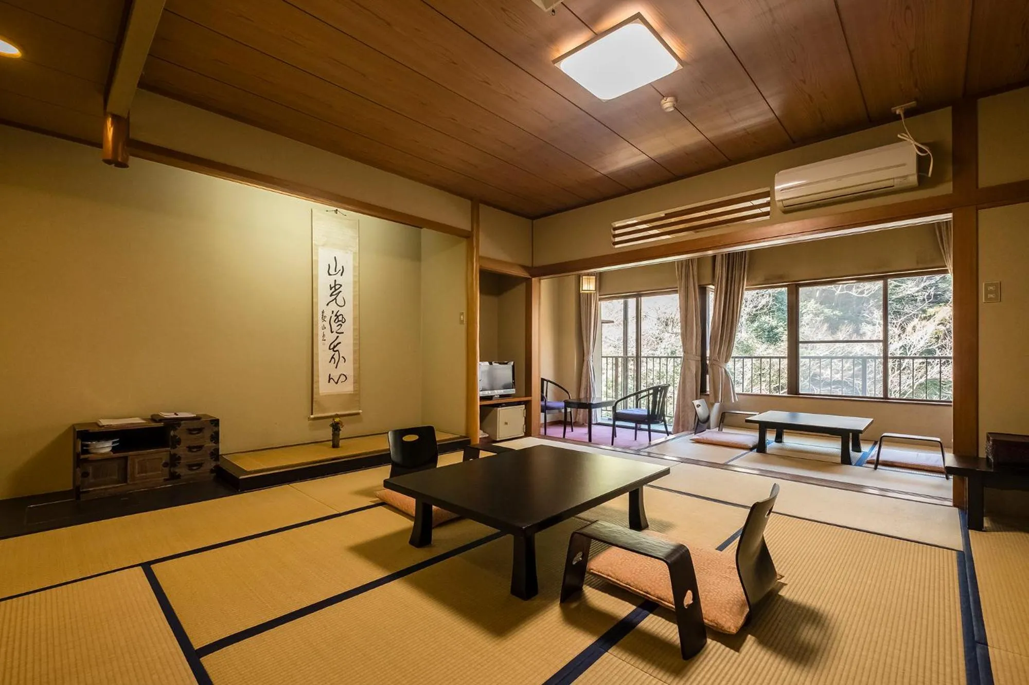 Photo of the whole room in Shiunso