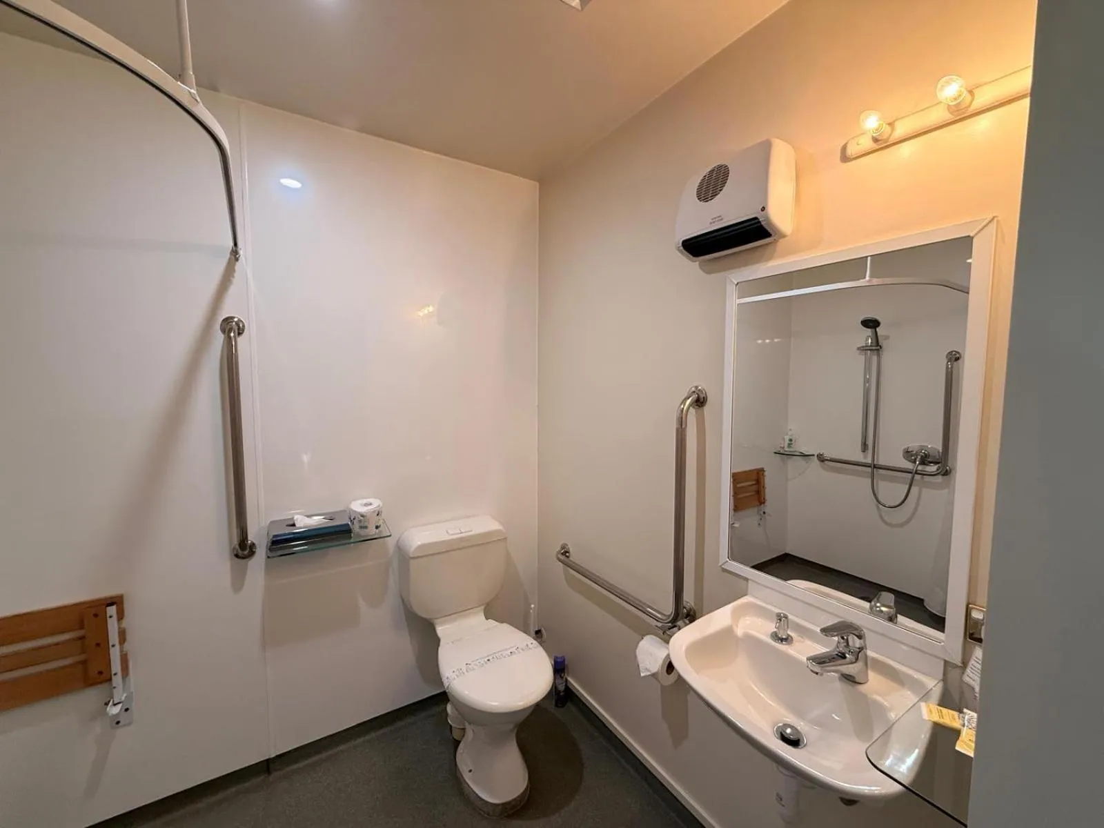 Bathroom in ASURE Ashley Motor Lodge