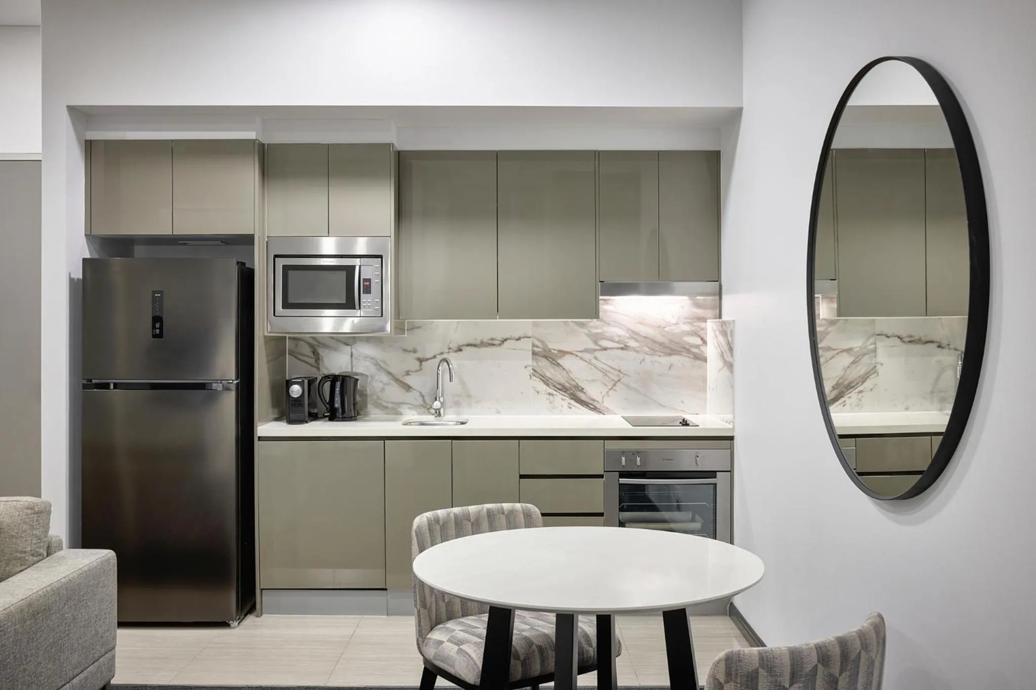 Kitchen or kitchenette in Meriton Suites Campbell Street, Sydney