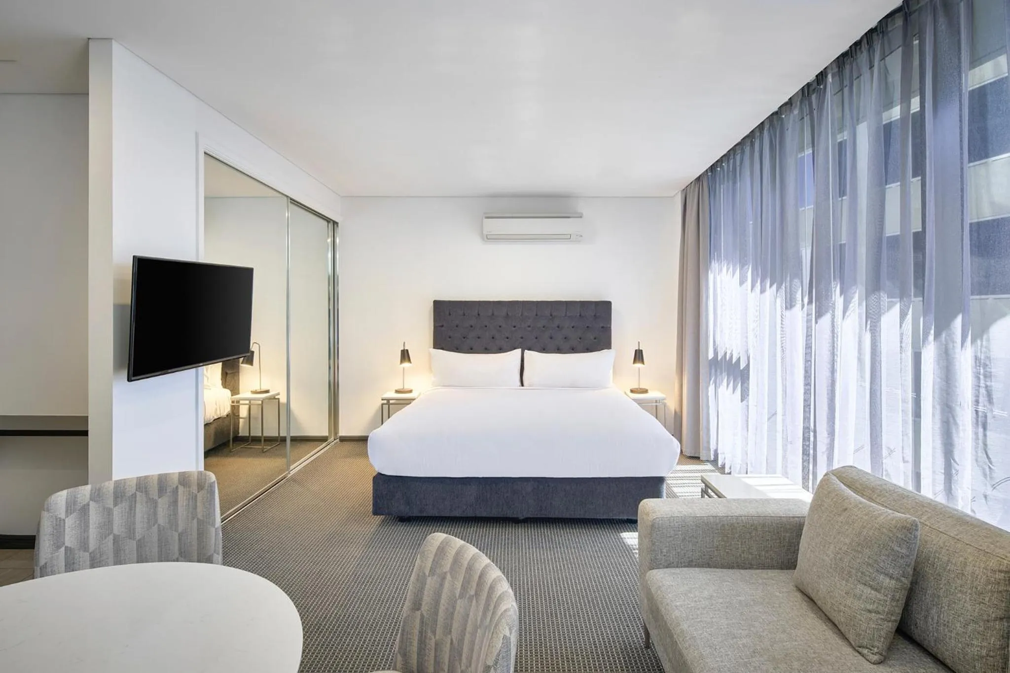 Bedroom, Bed in Meriton Suites Campbell Street, Sydney