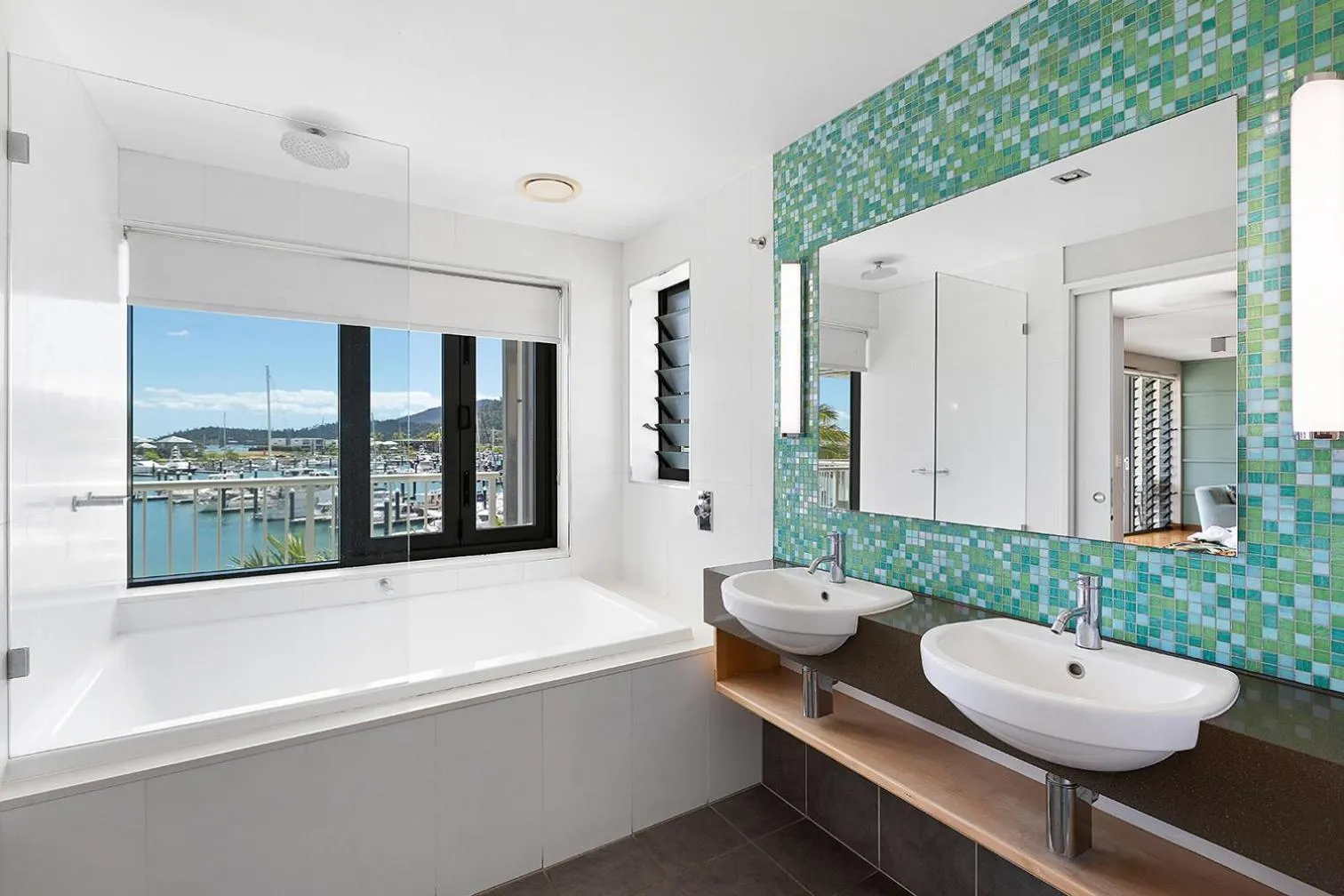 Shower in The Boathouse Apartments