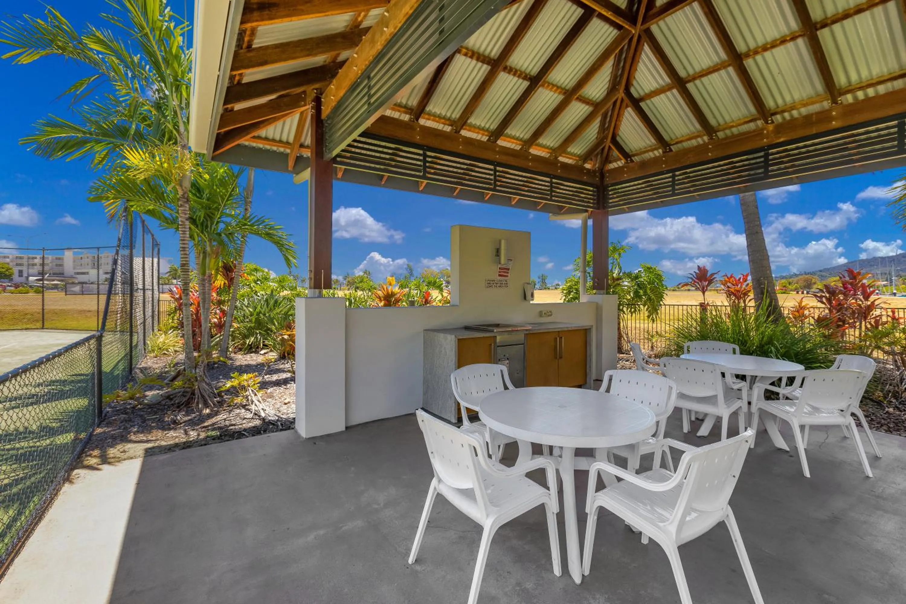 BBQ facilities in The Boathouse Apartments