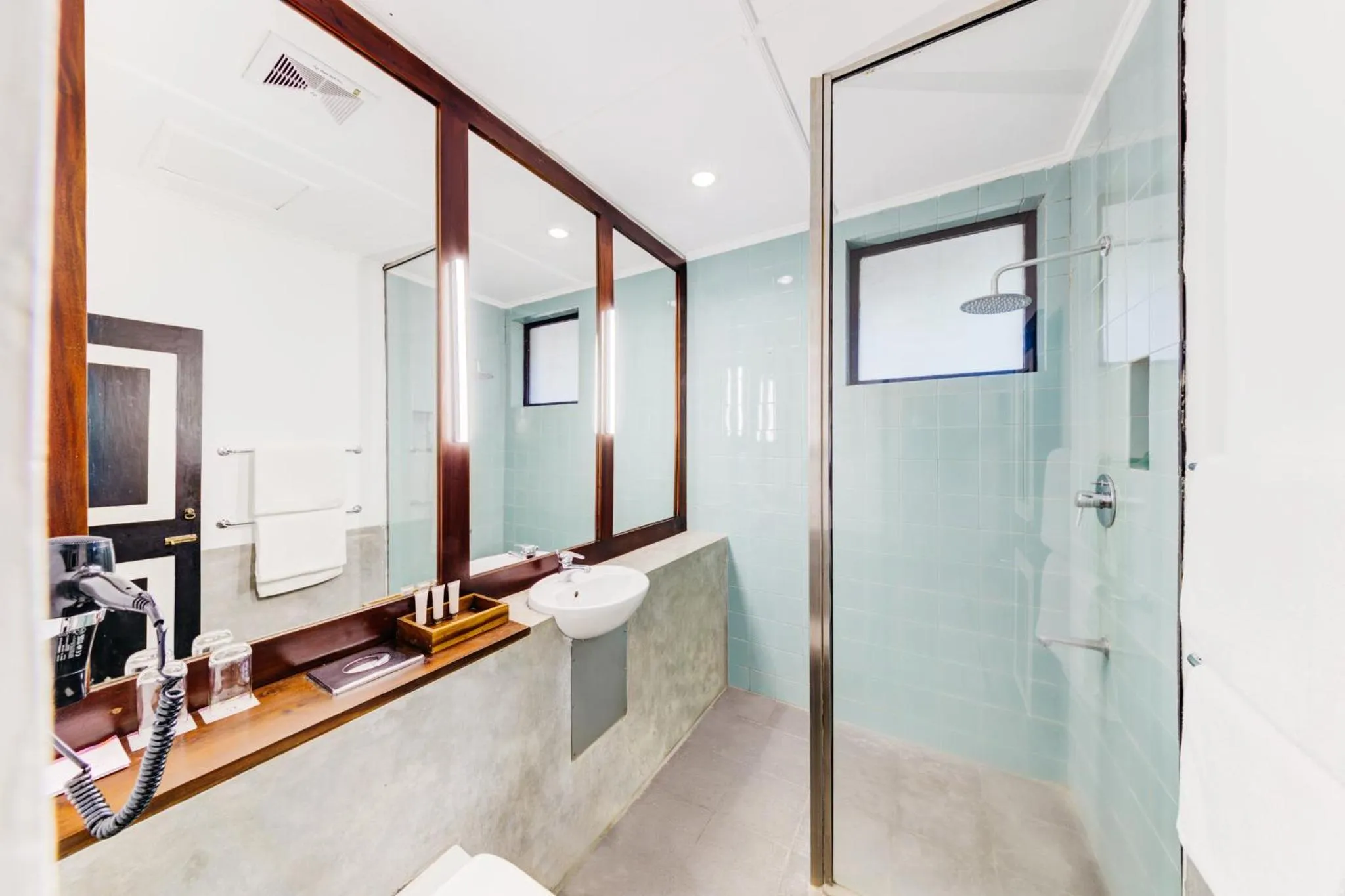 Bathroom in Habarana Village by Cinnamon