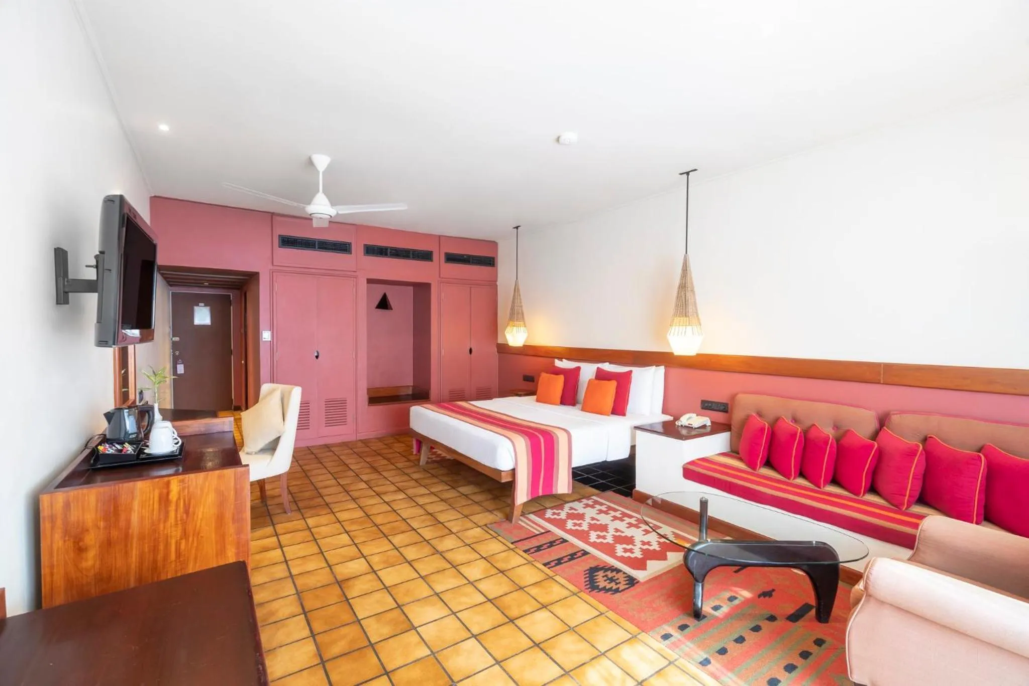 Bedroom, Bed in Cinnamon Citadel Kandy