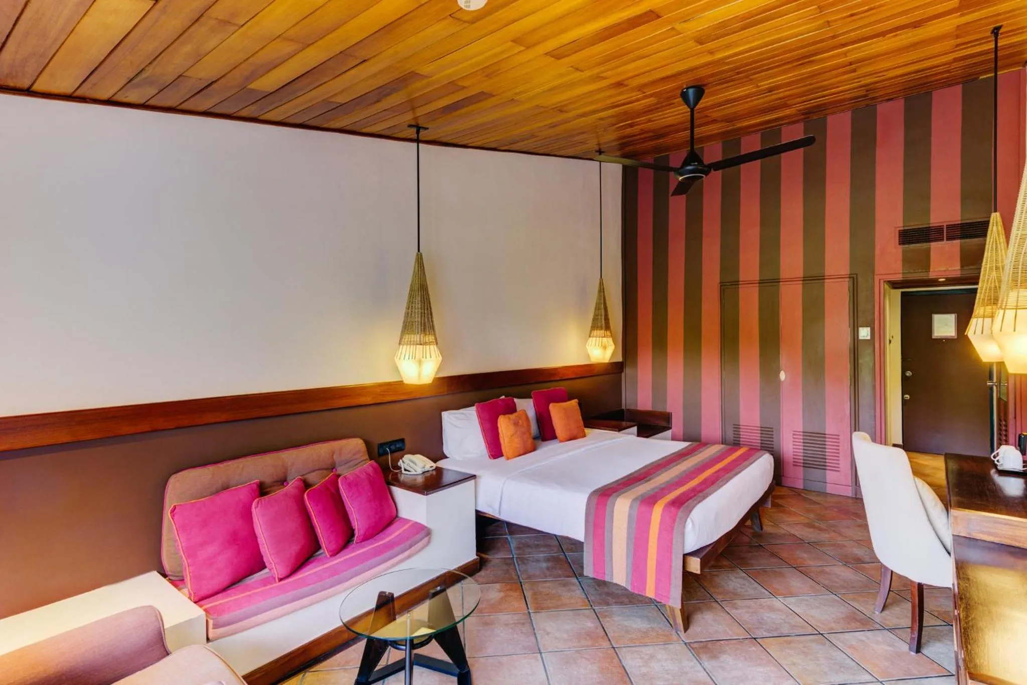 Property building, Bed in Cinnamon Citadel Kandy