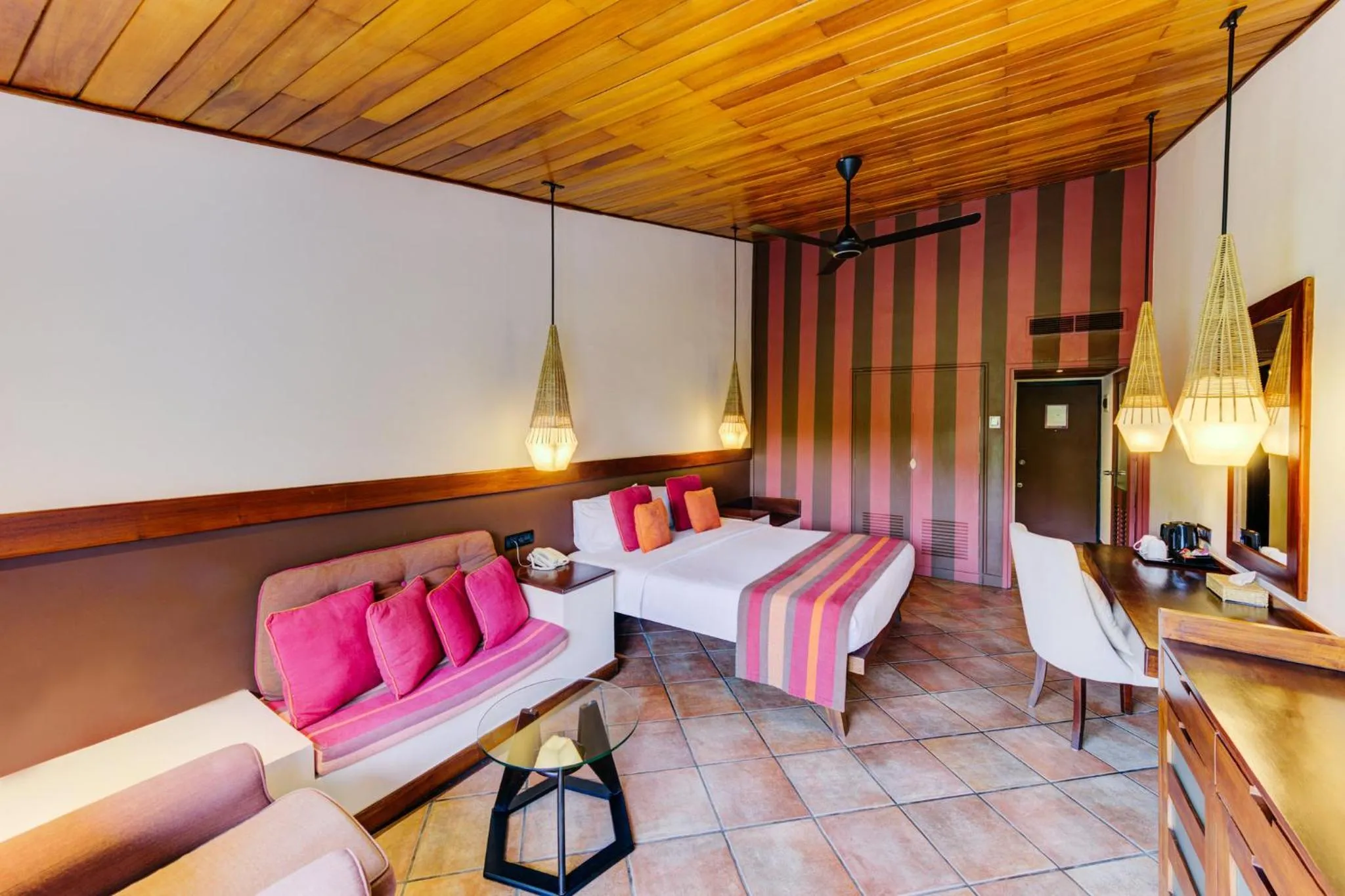 Property building, Bed in Cinnamon Citadel Kandy