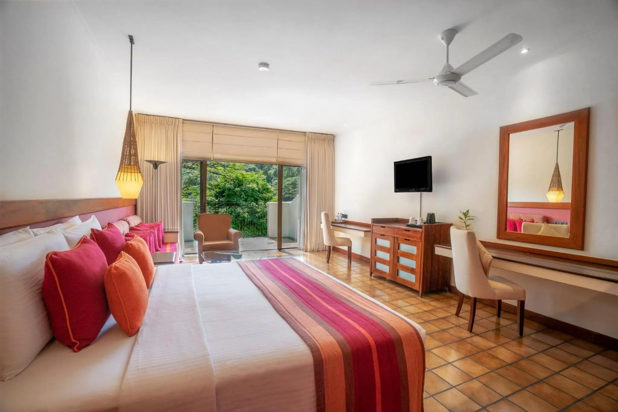 Bedroom, Bed in Cinnamon Citadel Kandy