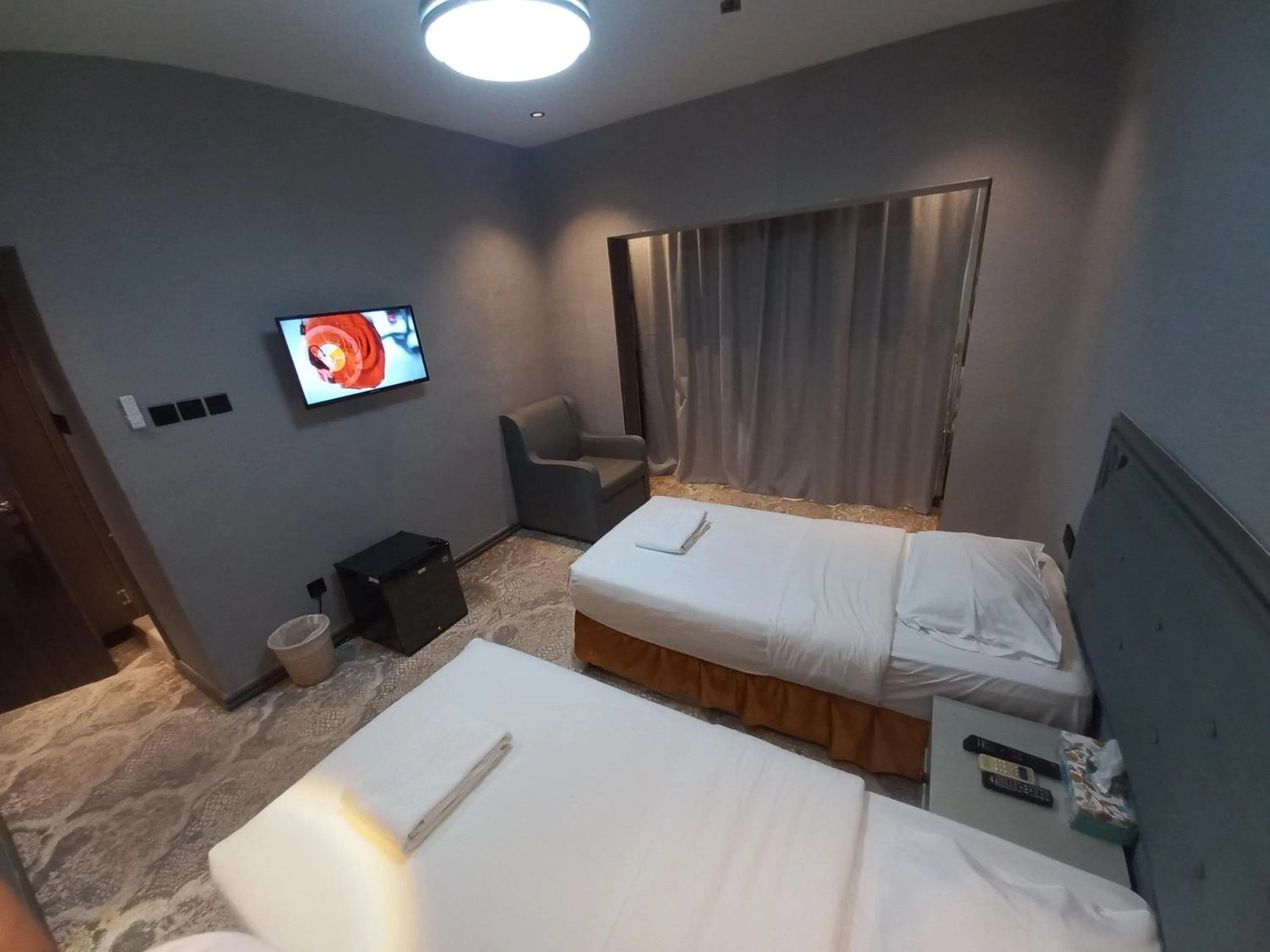 Photo of the whole room, Bed in Sur Hotel