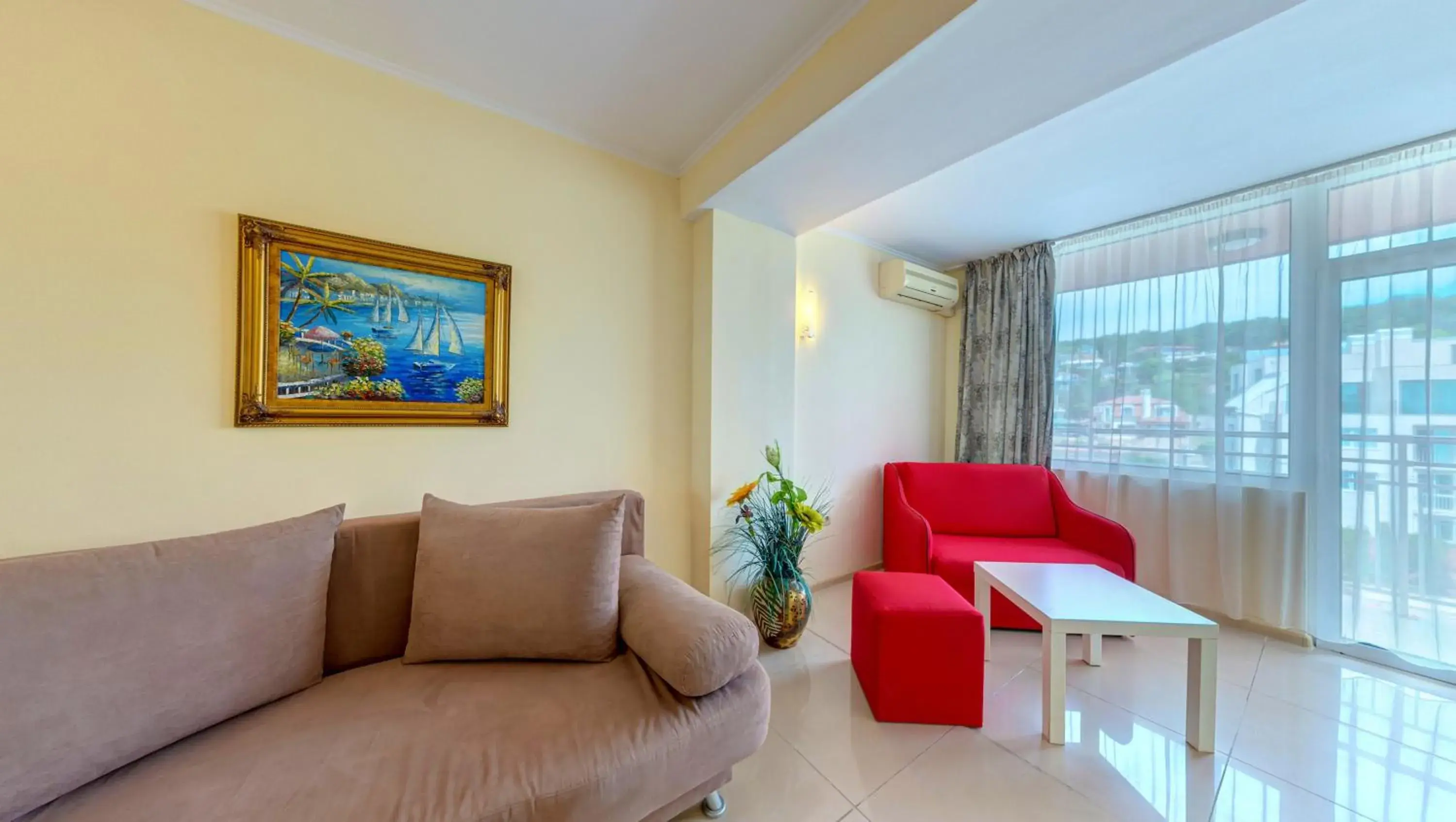 One-Bedroom Apartment with Free Parking in Detelina Hotel One-Bedroom Apartment with Free Parking in Detelina Hotel