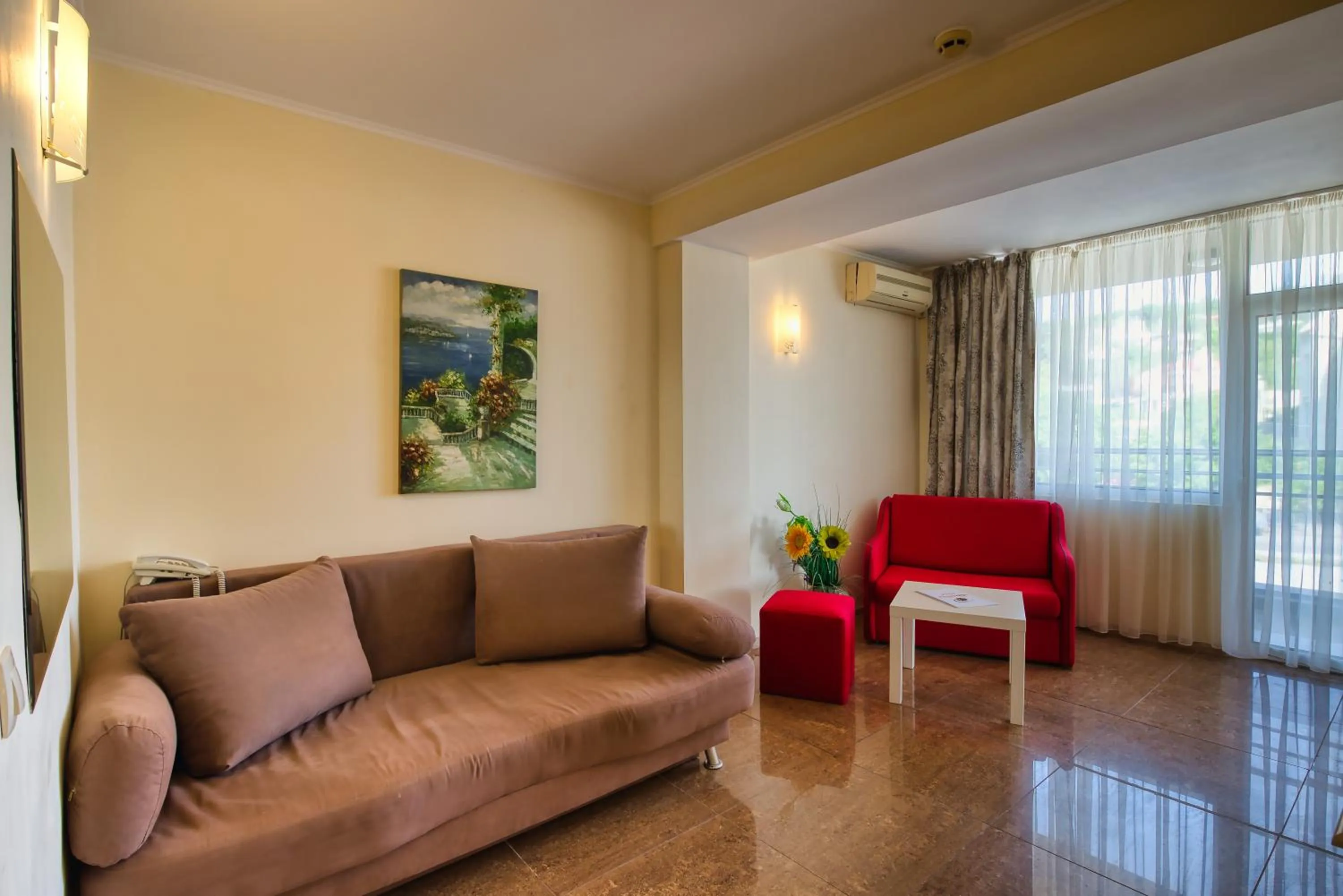 Photo of the whole room in Detelina Hotel