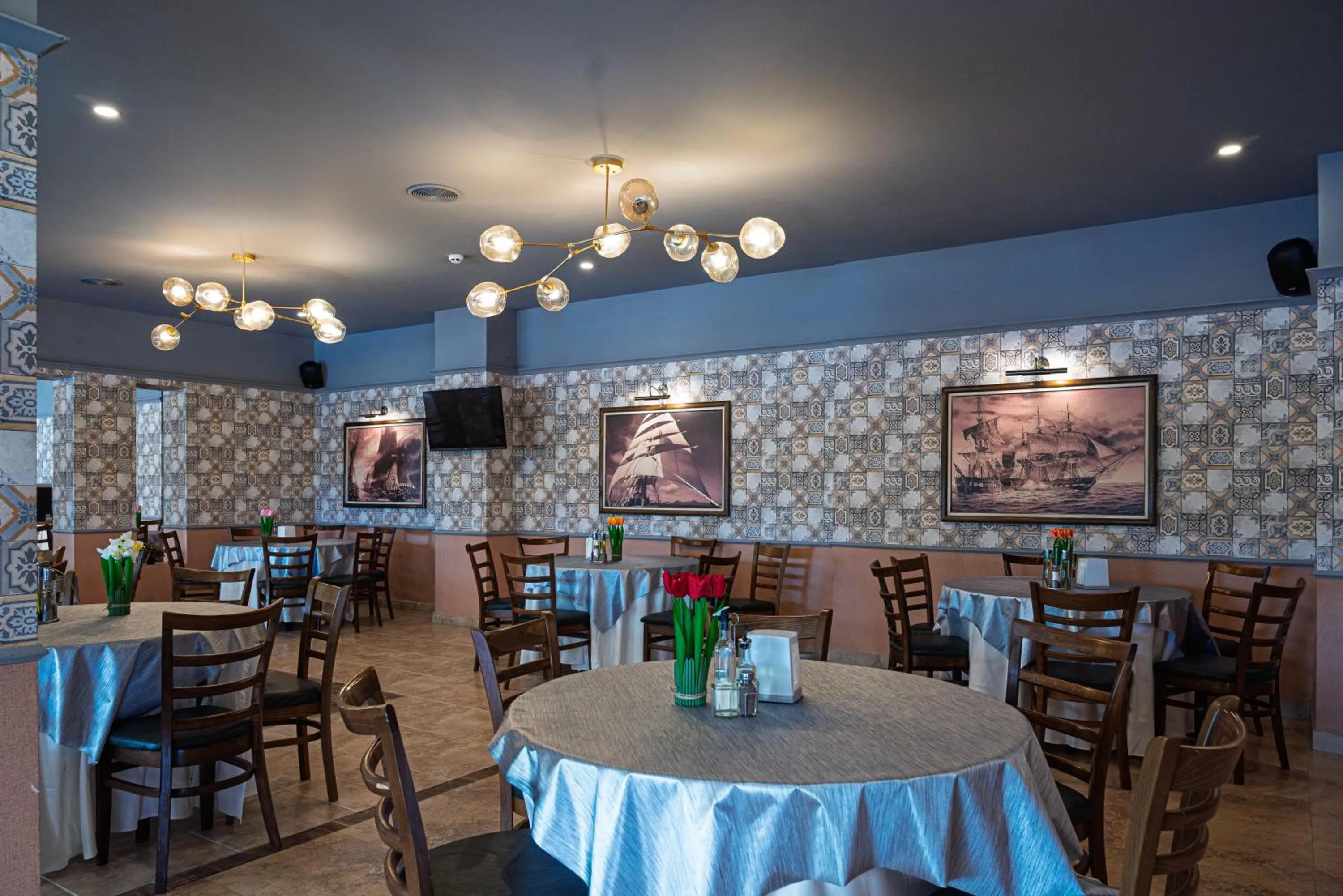 Restaurant/places to eat in Detelina Hotel