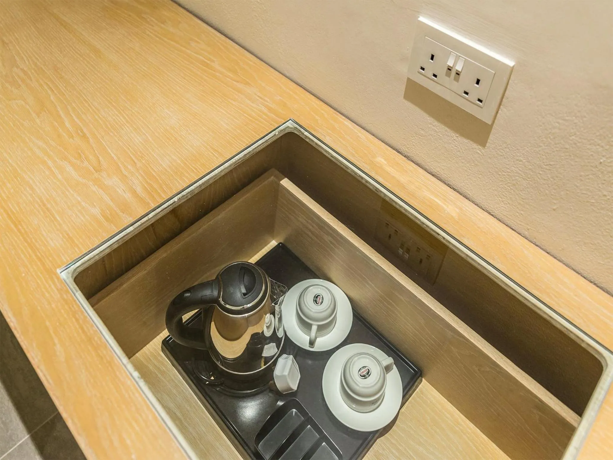 Coffee/tea facilities in Pereybere Hotel & Spa