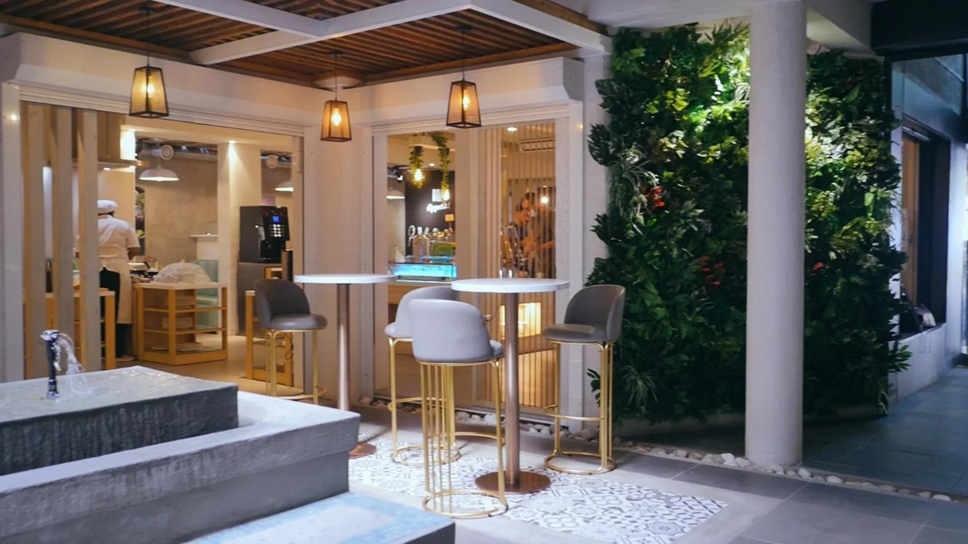 Restaurant/places to eat in Pereybere Hotel & Spa