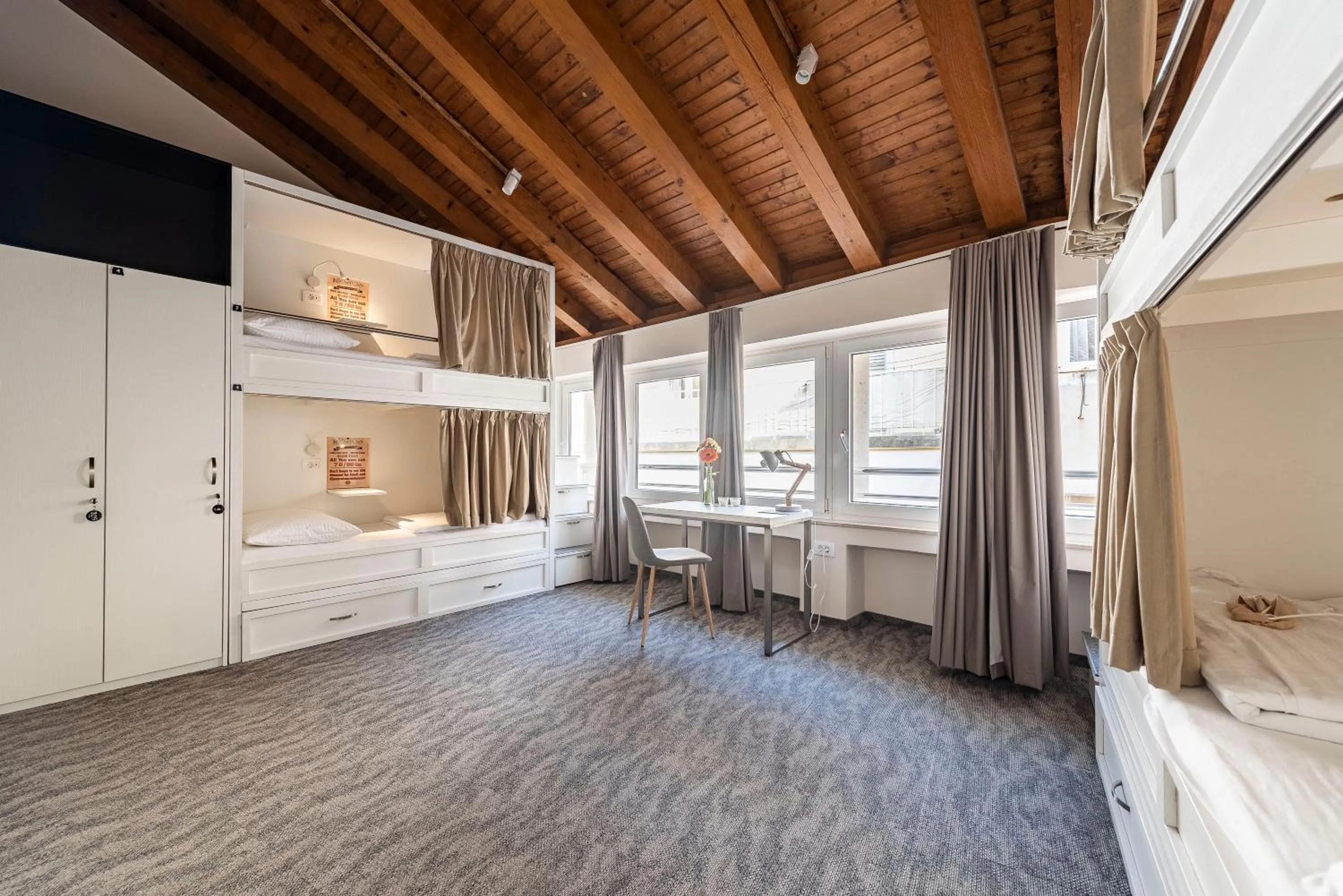 Bedroom, Bed in Downtown Boutique Hostel