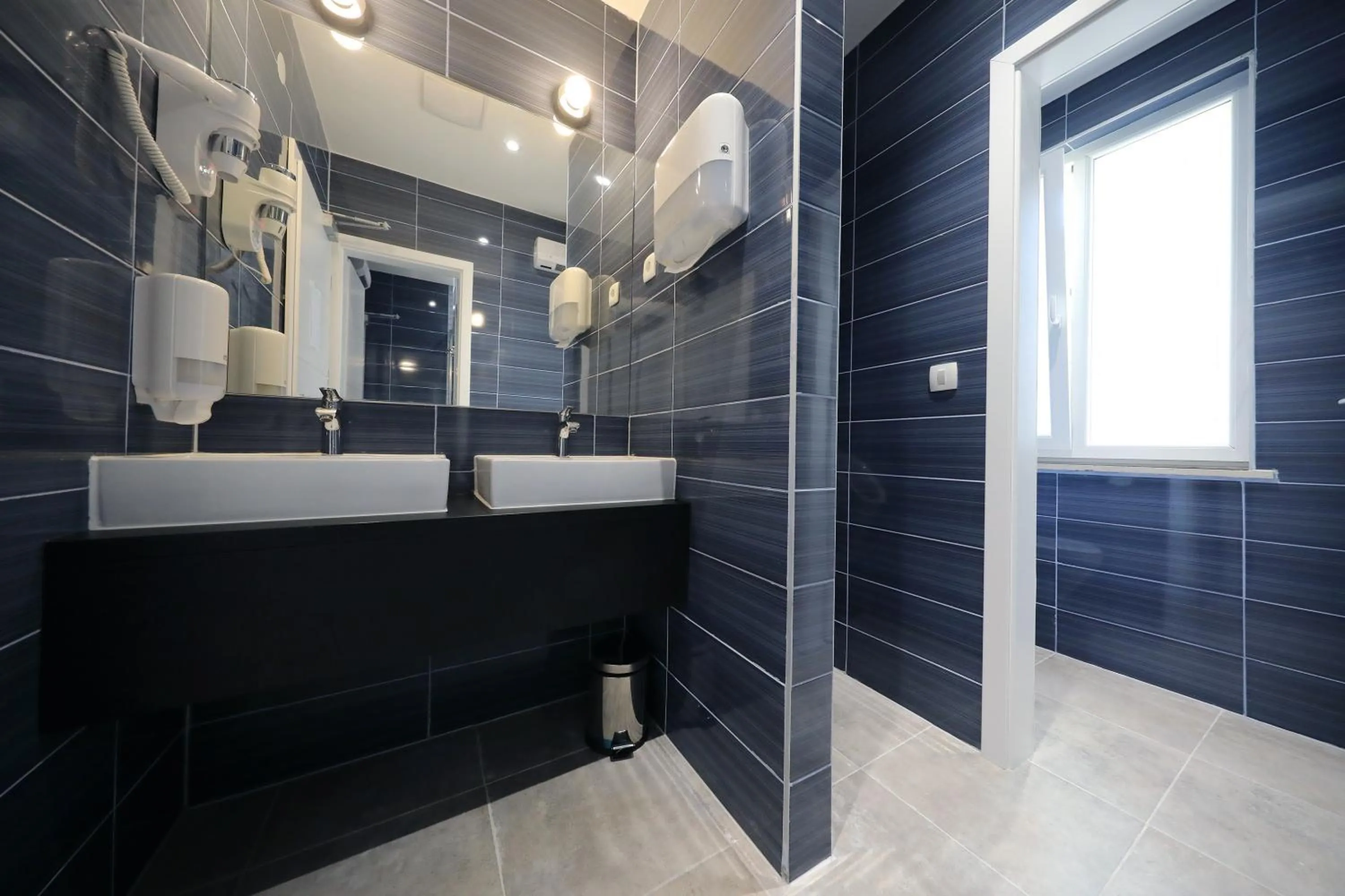 Shower in Downtown Boutique Hostel