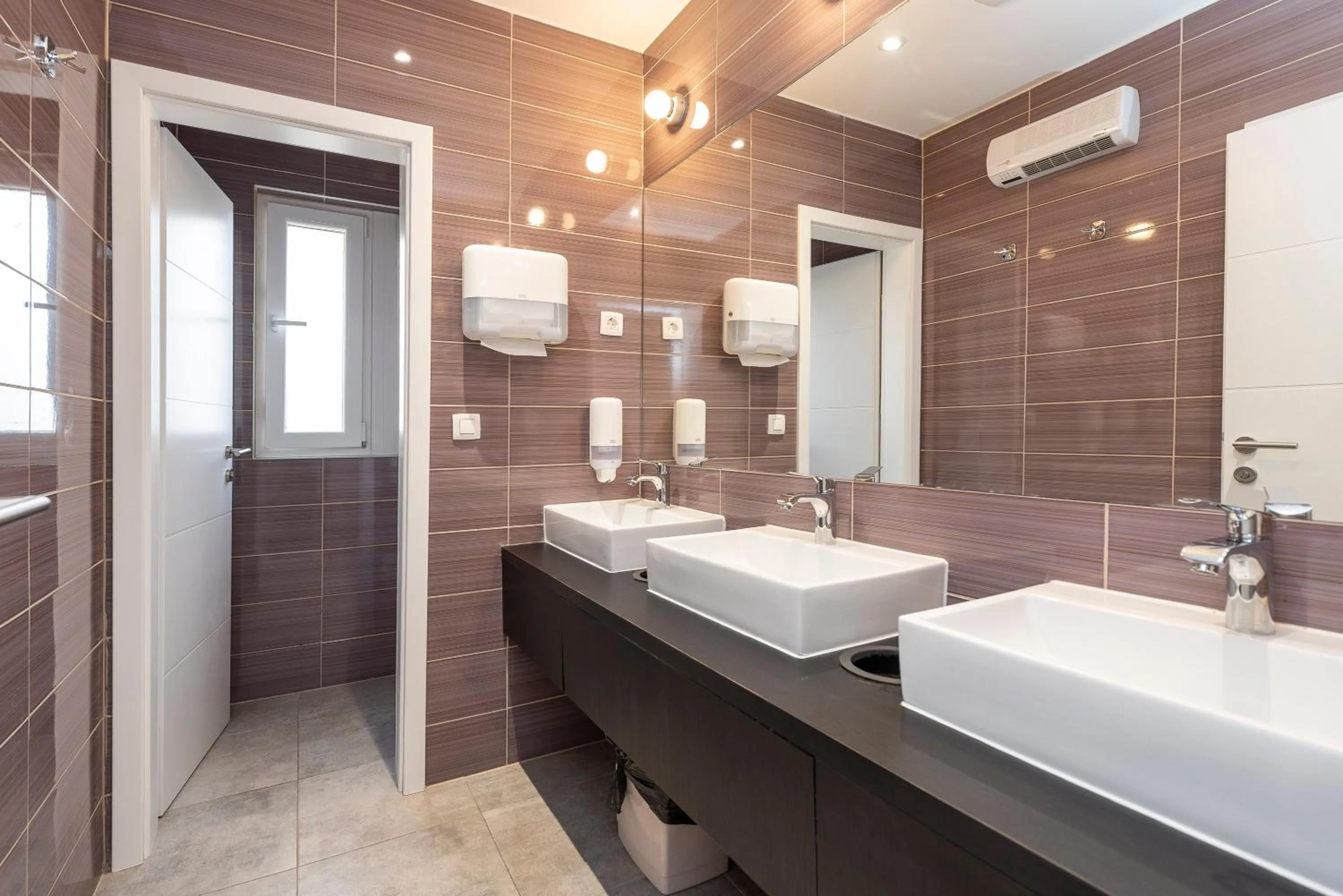 Bathroom in Downtown Boutique Hostel