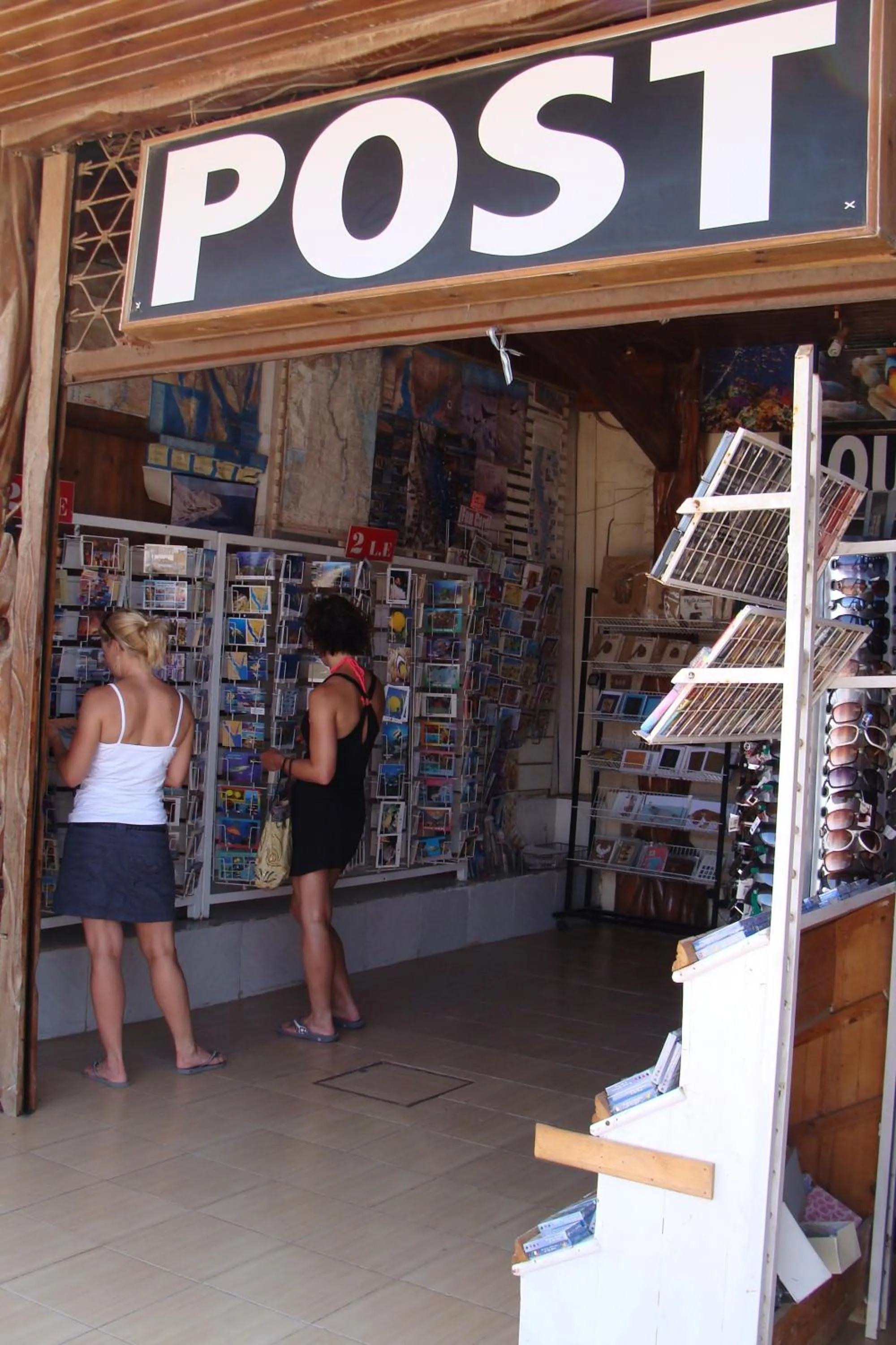 Library in Neptune Hotel