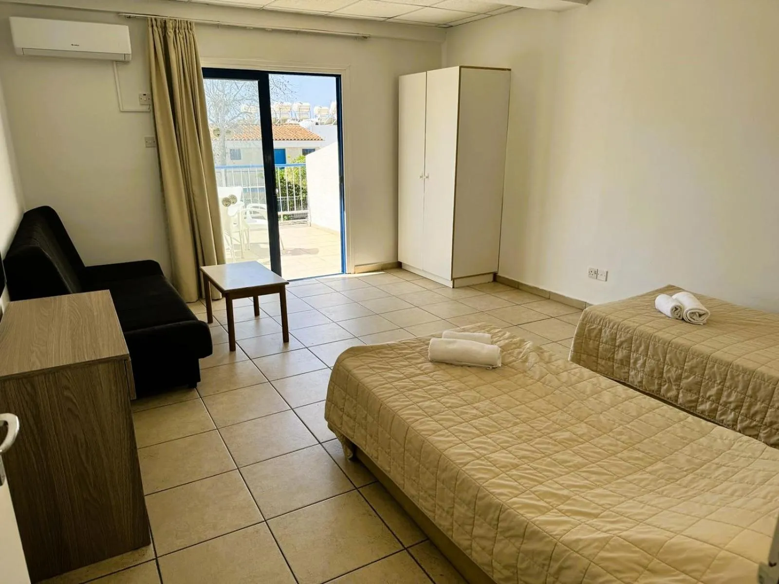 Bed in Green Bungalows Hotel Apartments - Residents Only