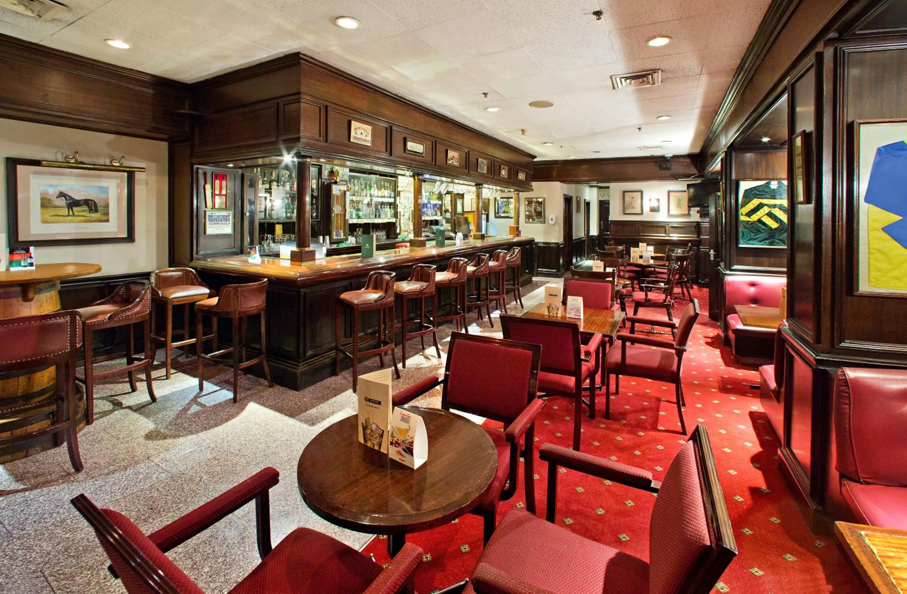 Lounge or bar, Restaurant/Places to Eat in Hilton Nairobi