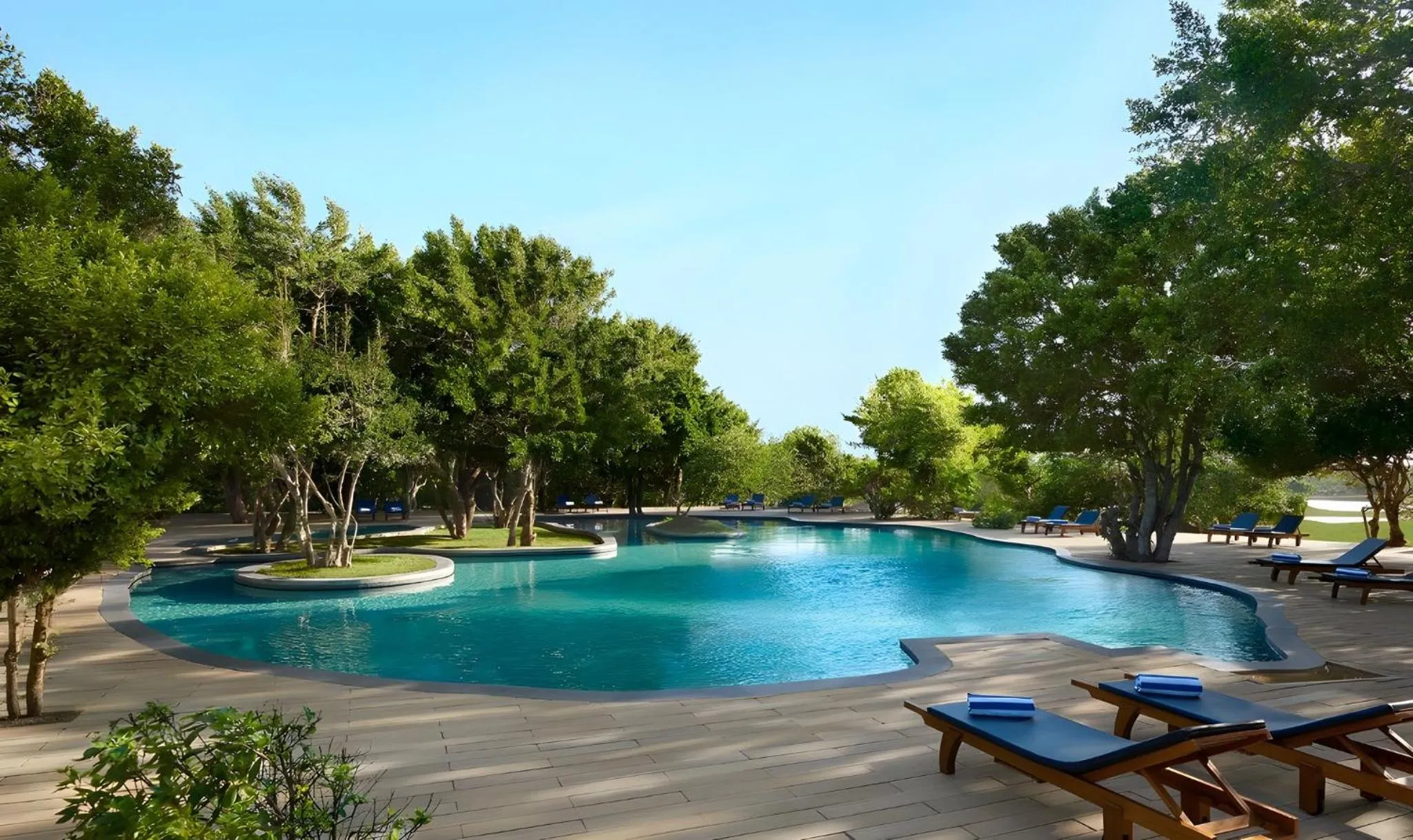 Swimming pool in Cinnamon Wild Yala