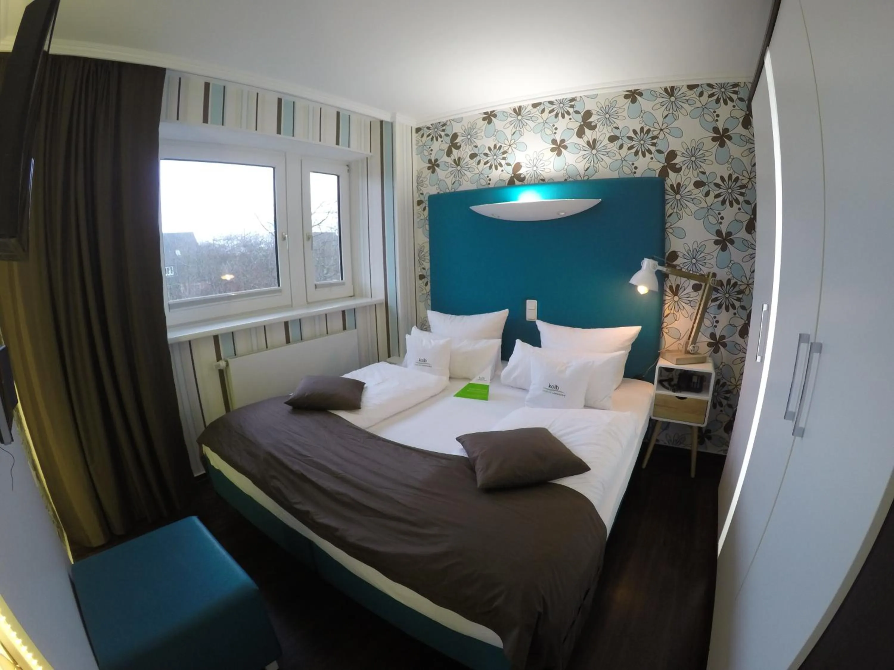 Photo of the whole room, Bed in Retro Design Hotel