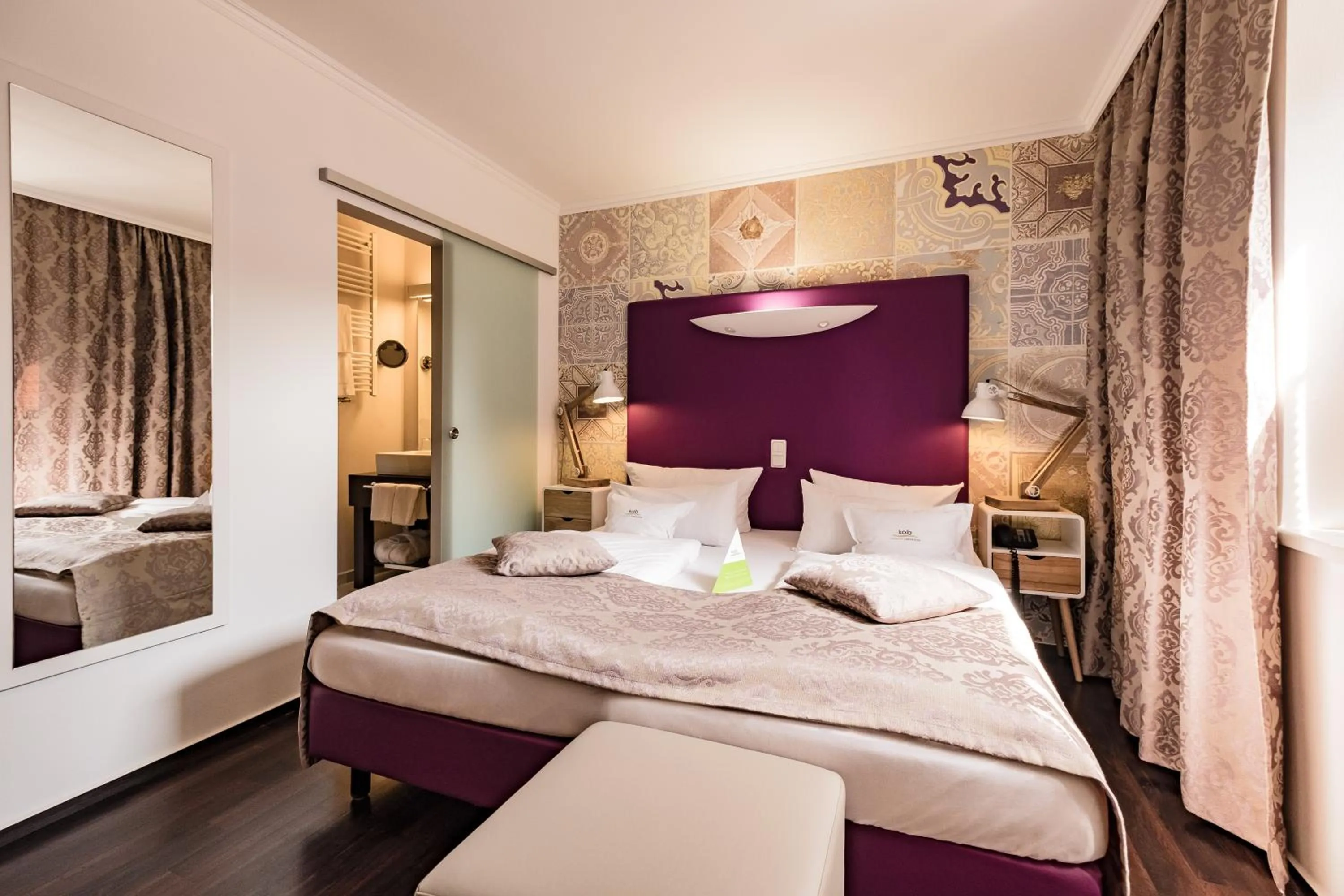 Photo of the whole room, Bed in Retro Design Hotel