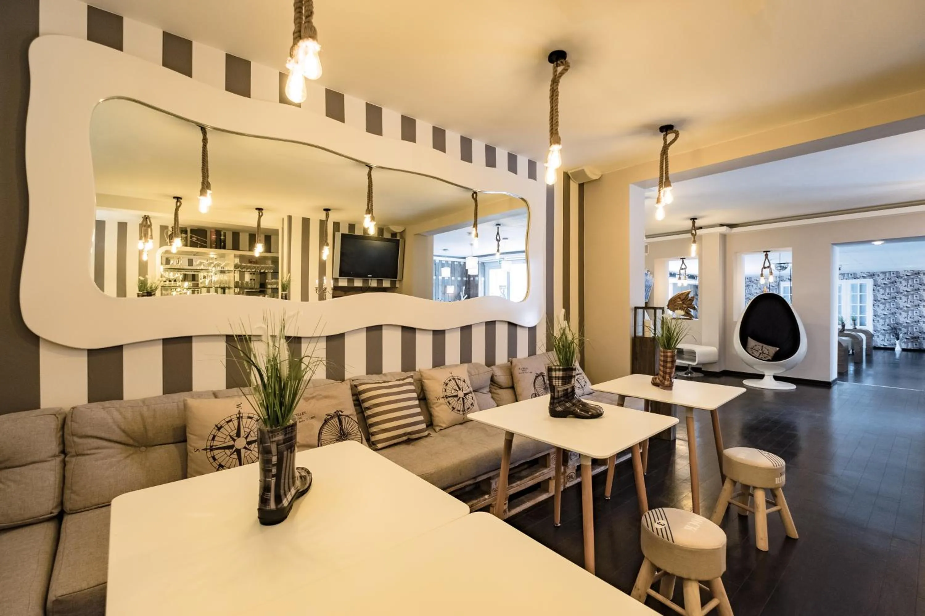 Lounge or bar in Retro Design Hotel