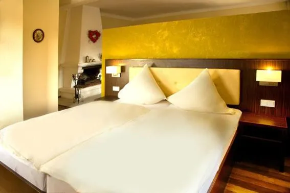 Bed in Hotel Haus Krone